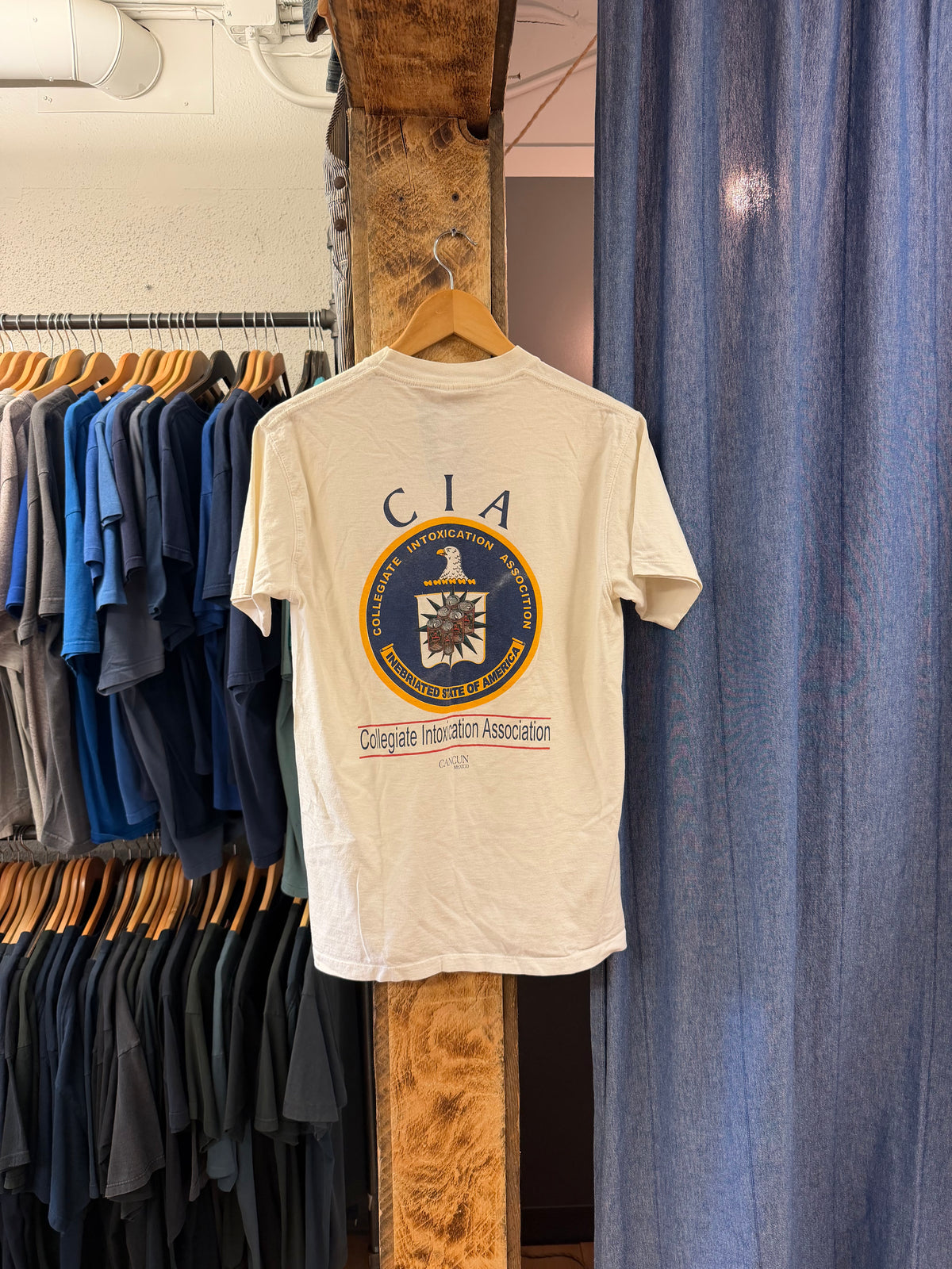 Vintage C.I.A white graphic t-shirt - M