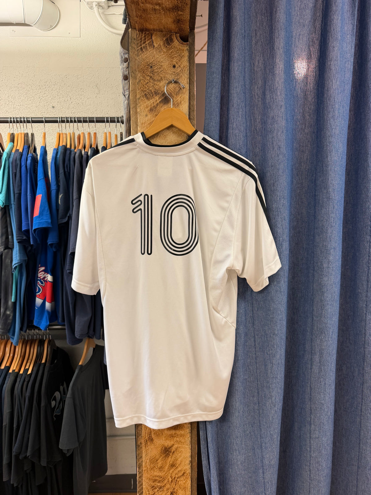 Vintage blank adidas jersey - M