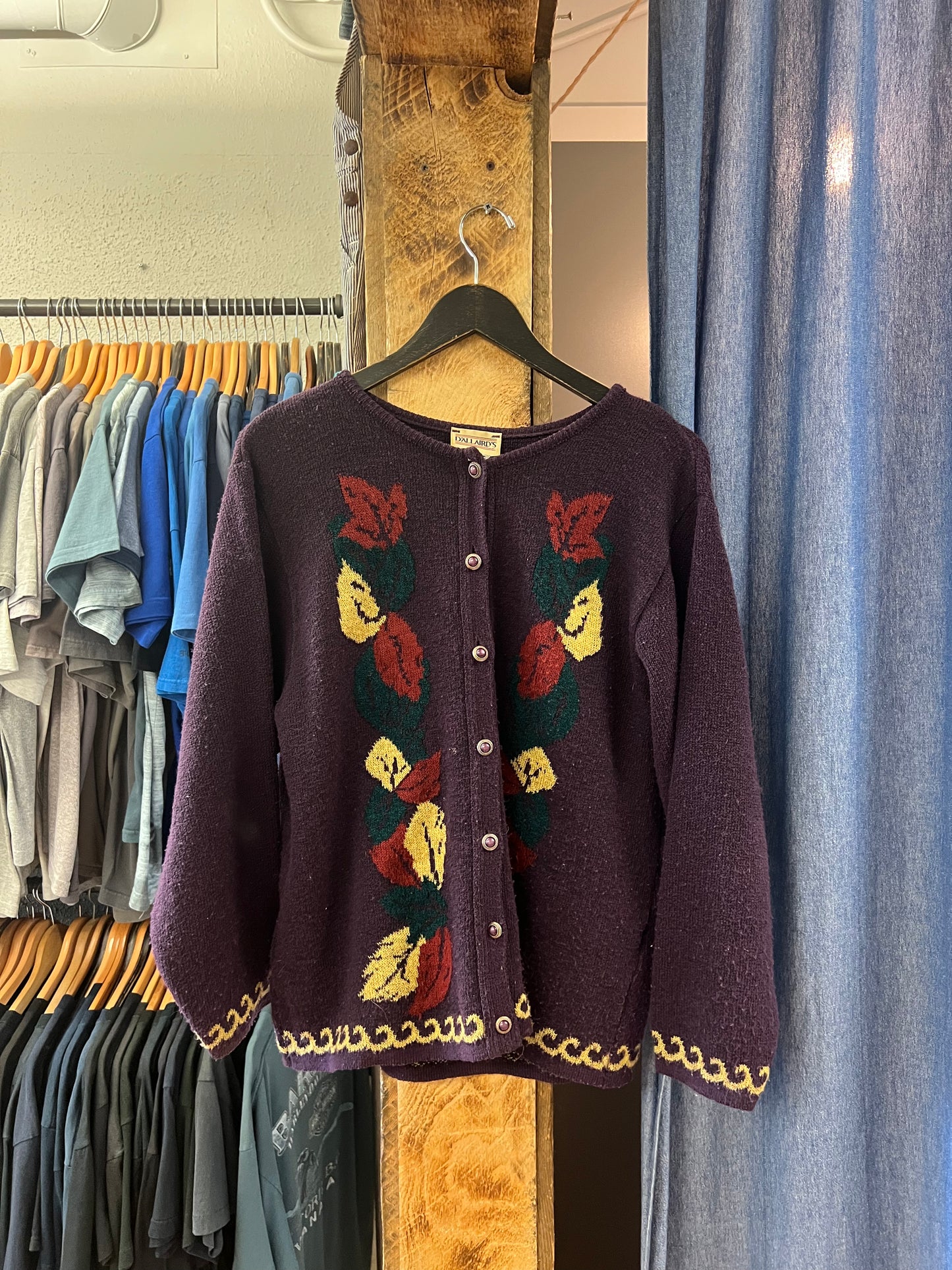 Vintage purple pearl snap floral cardigan - L
