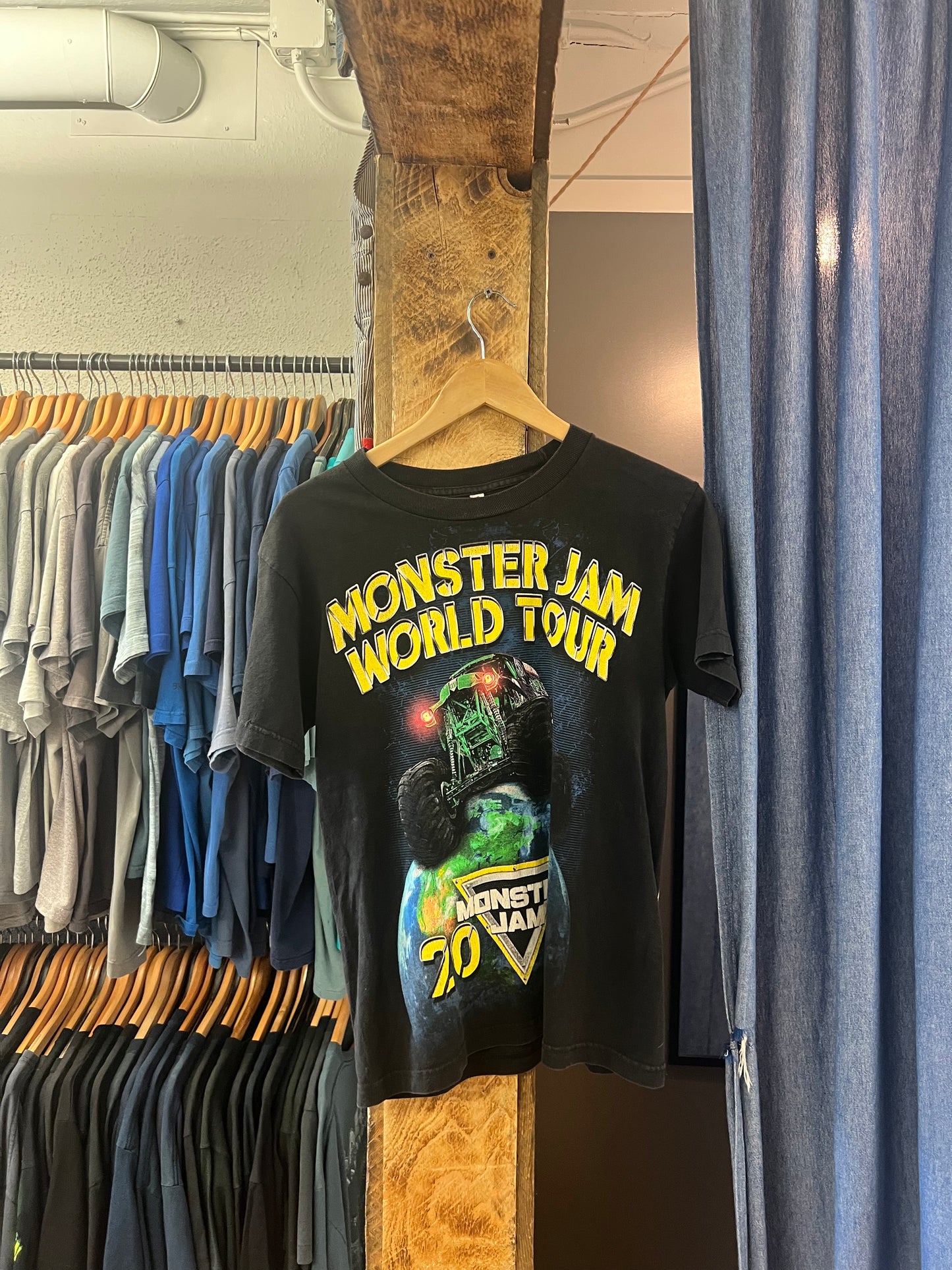 Vintage monster jam world tour black graphic T-shirt - s