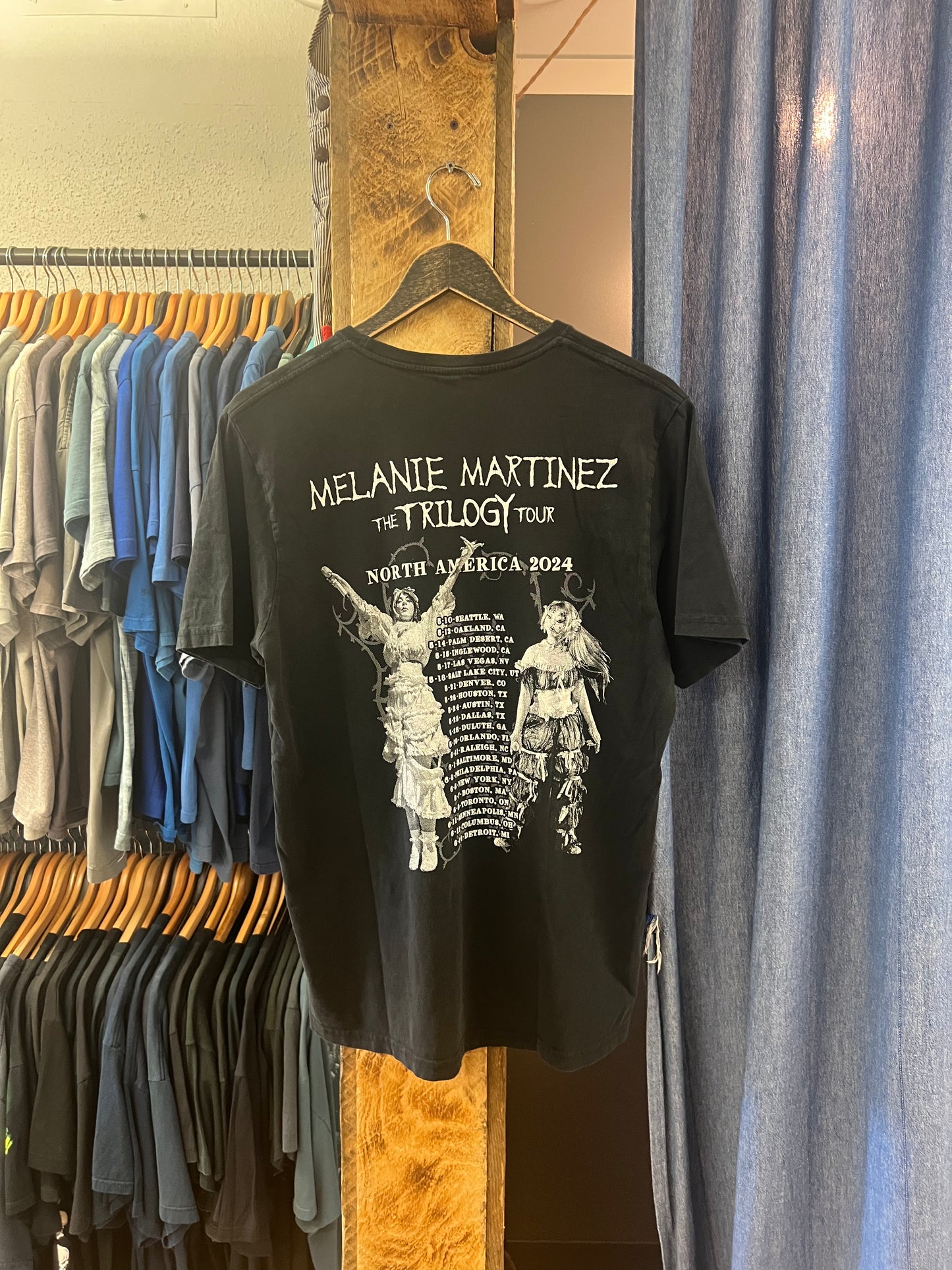Vintage Melanie Martinez black graphic T-shirt - L