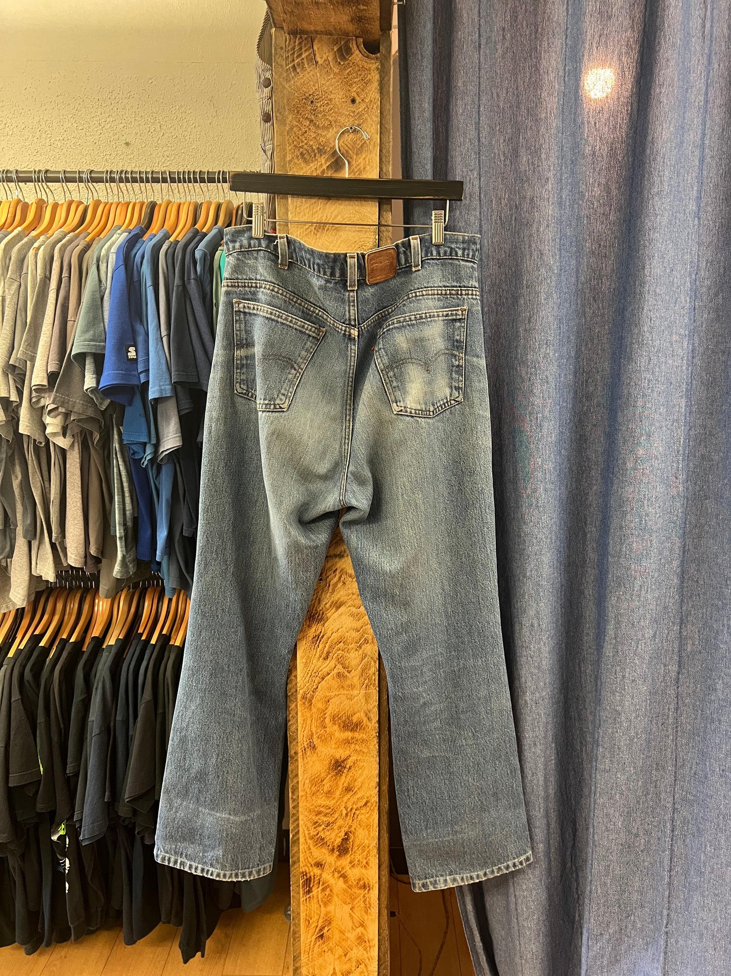 Vintage Levi Strauss blue faded jeans - 36