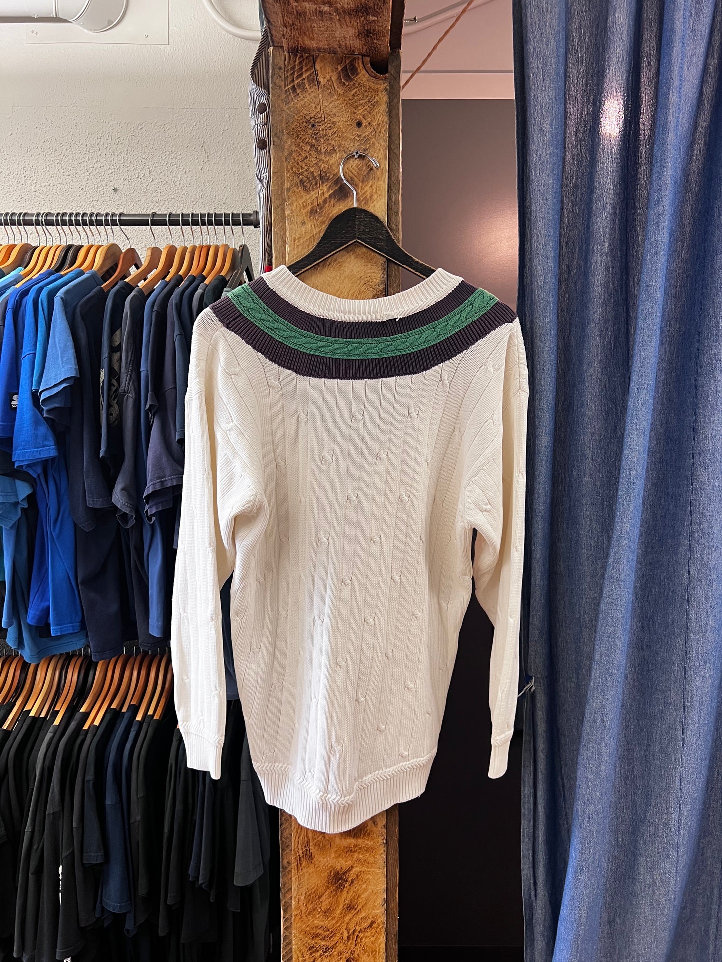 Vintage White/Green/Purple V Neck Sweater - m