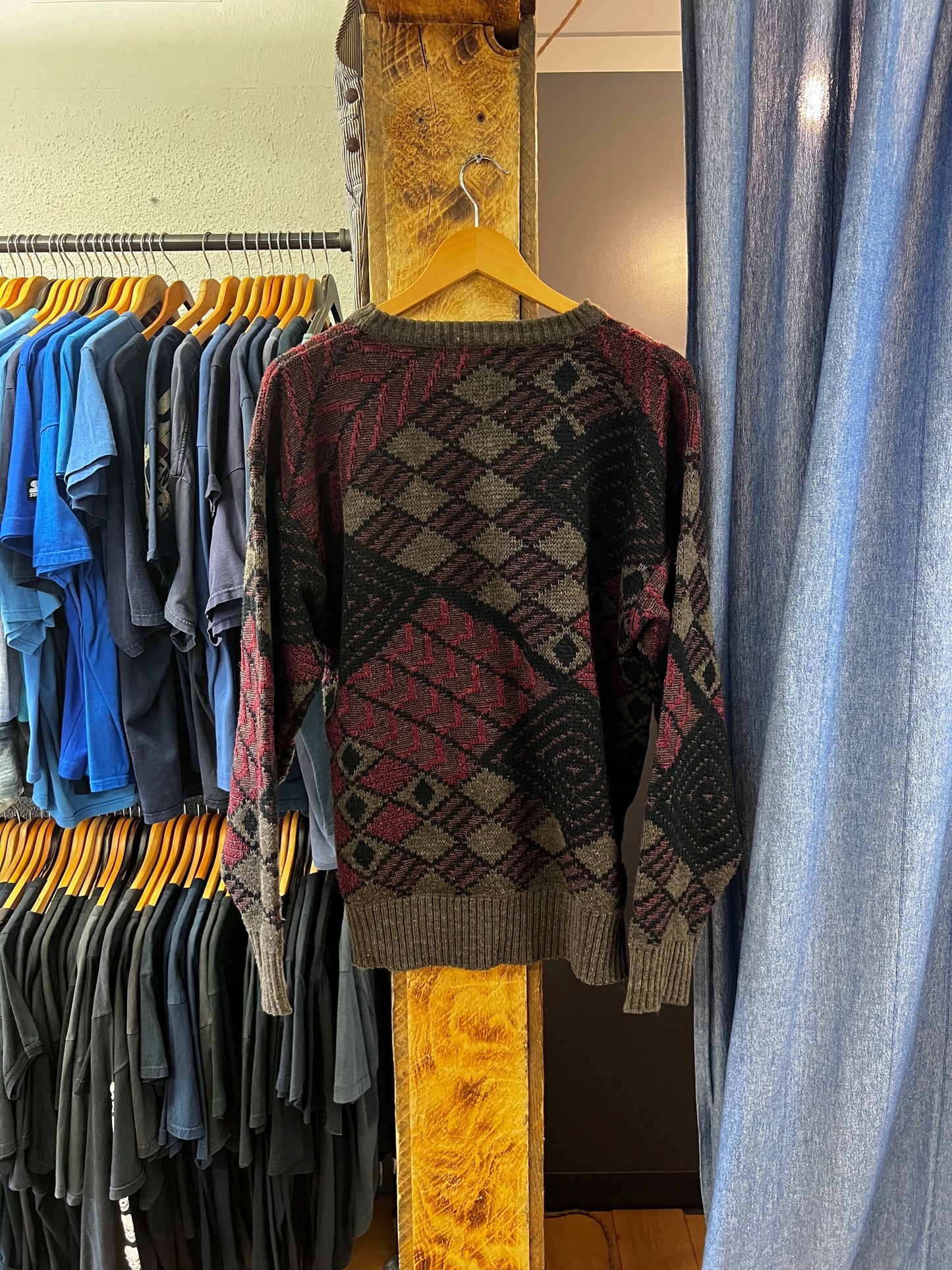 Vintage red multicoloured knit sweater - L
