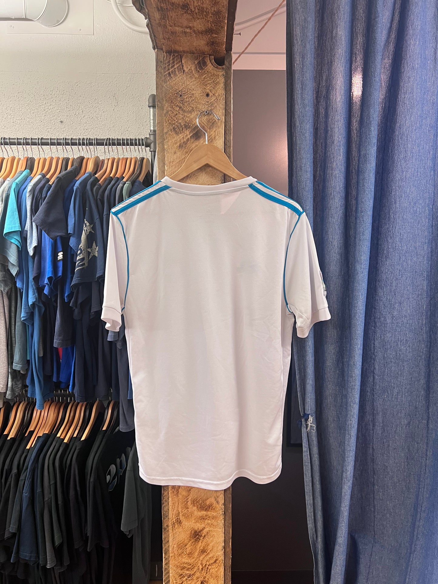 Real Madrid white soccer jersey - XL