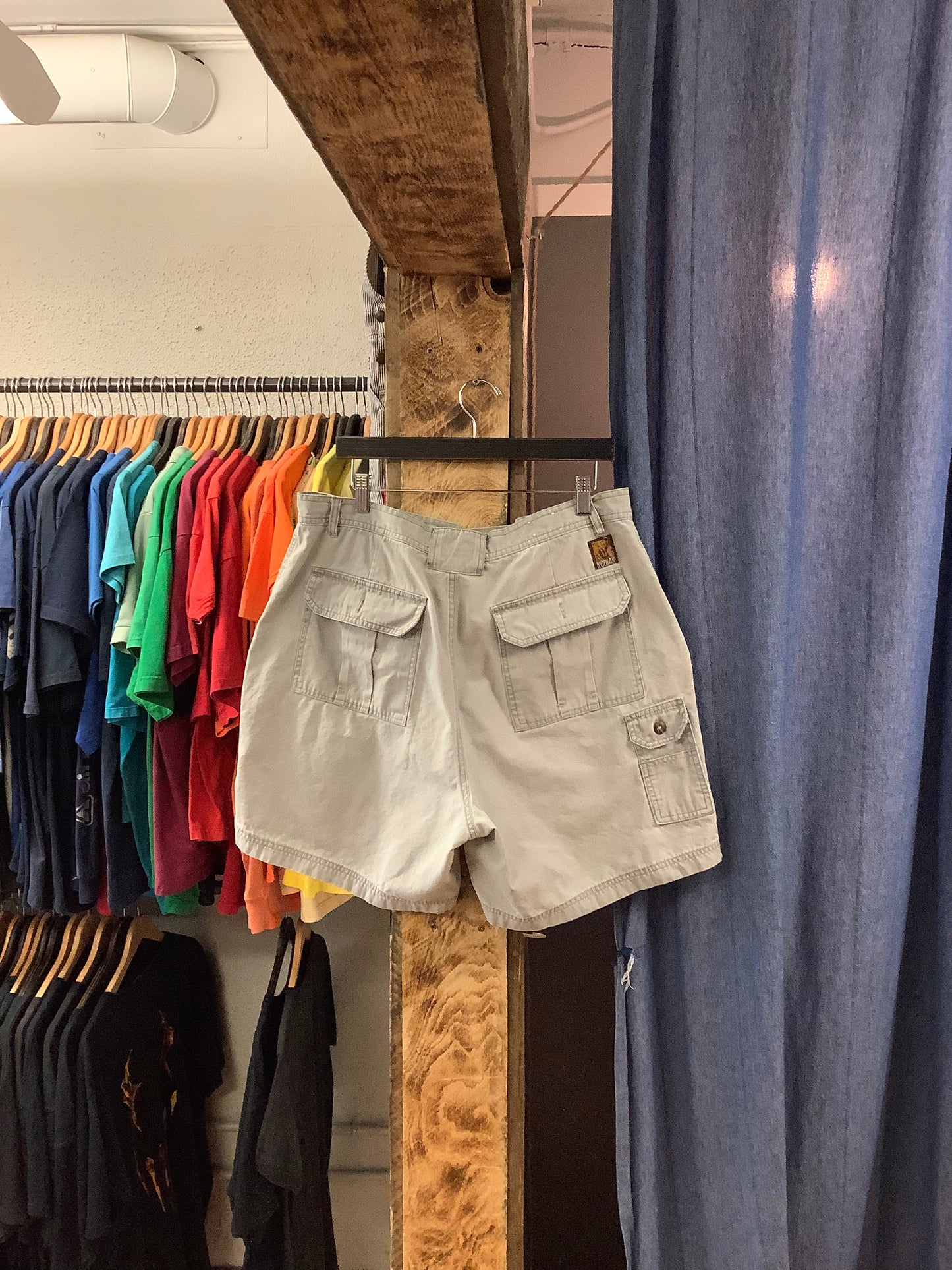 Vintage Khaki Cargo Shorts - 38