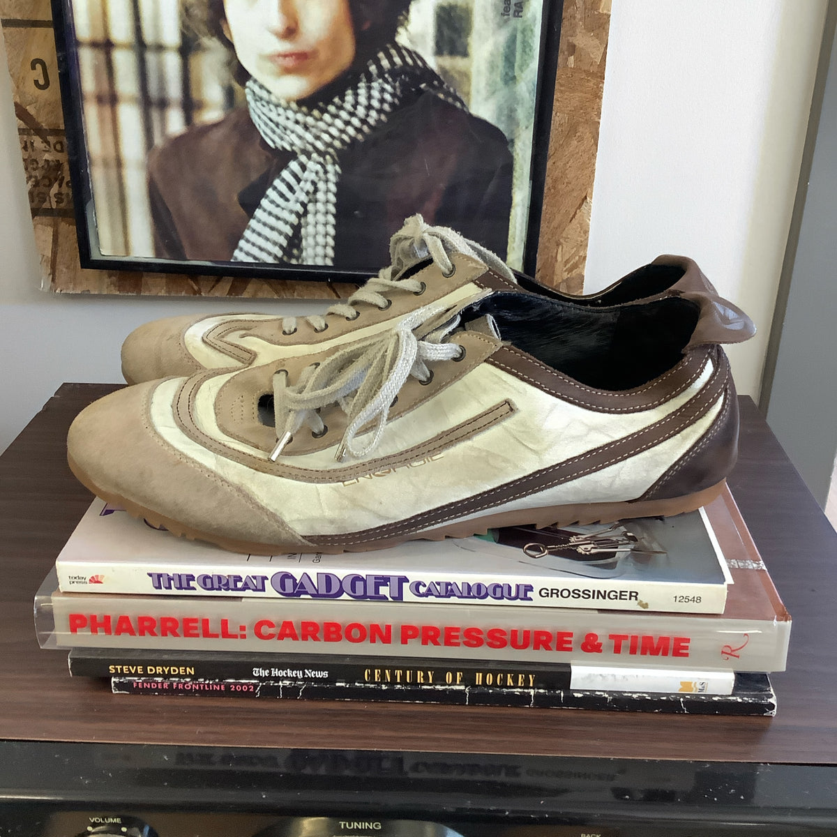 Vintage Tan/Brown Low Top Sneakers - 12