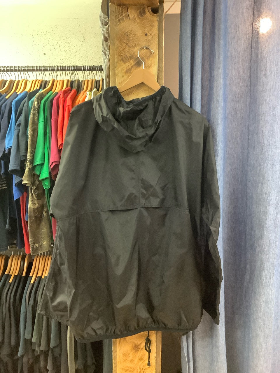 Vintage black nylon windbreaker jacket - L
