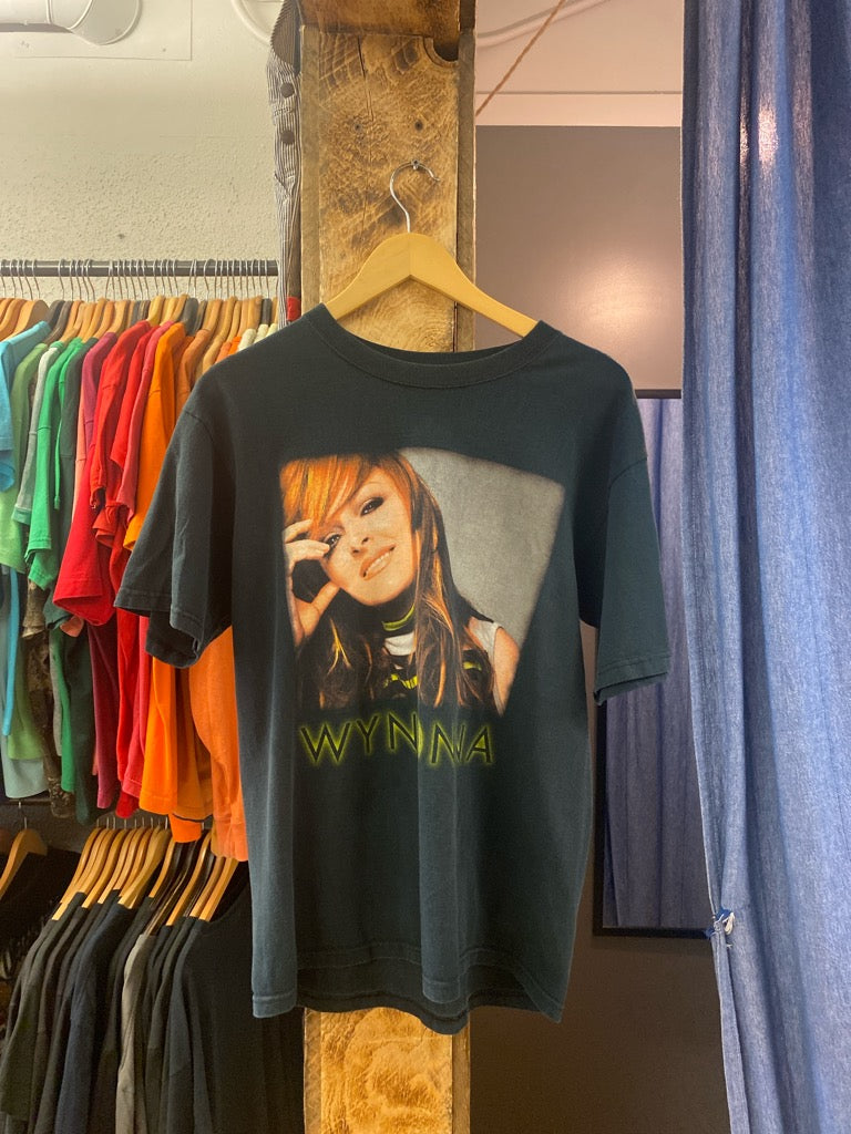 Vintage Wynonna Black Graphic T-shirt - m