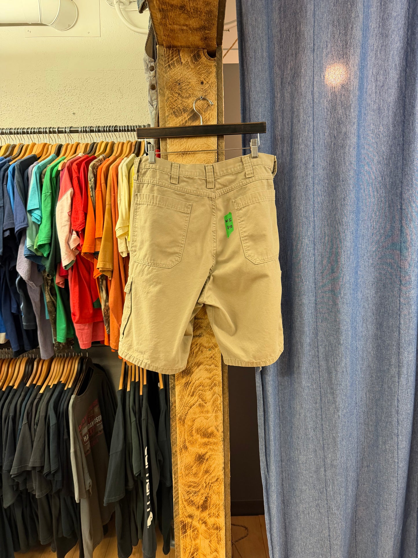 Vintage wrangler beige cargo shorts - 36