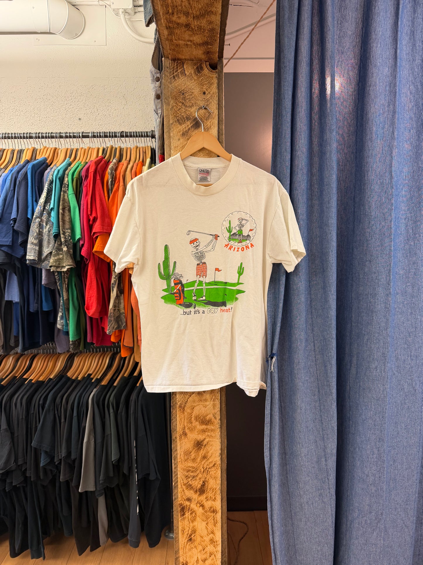 Vintage Skeleton golfing graphic t-shirt - L