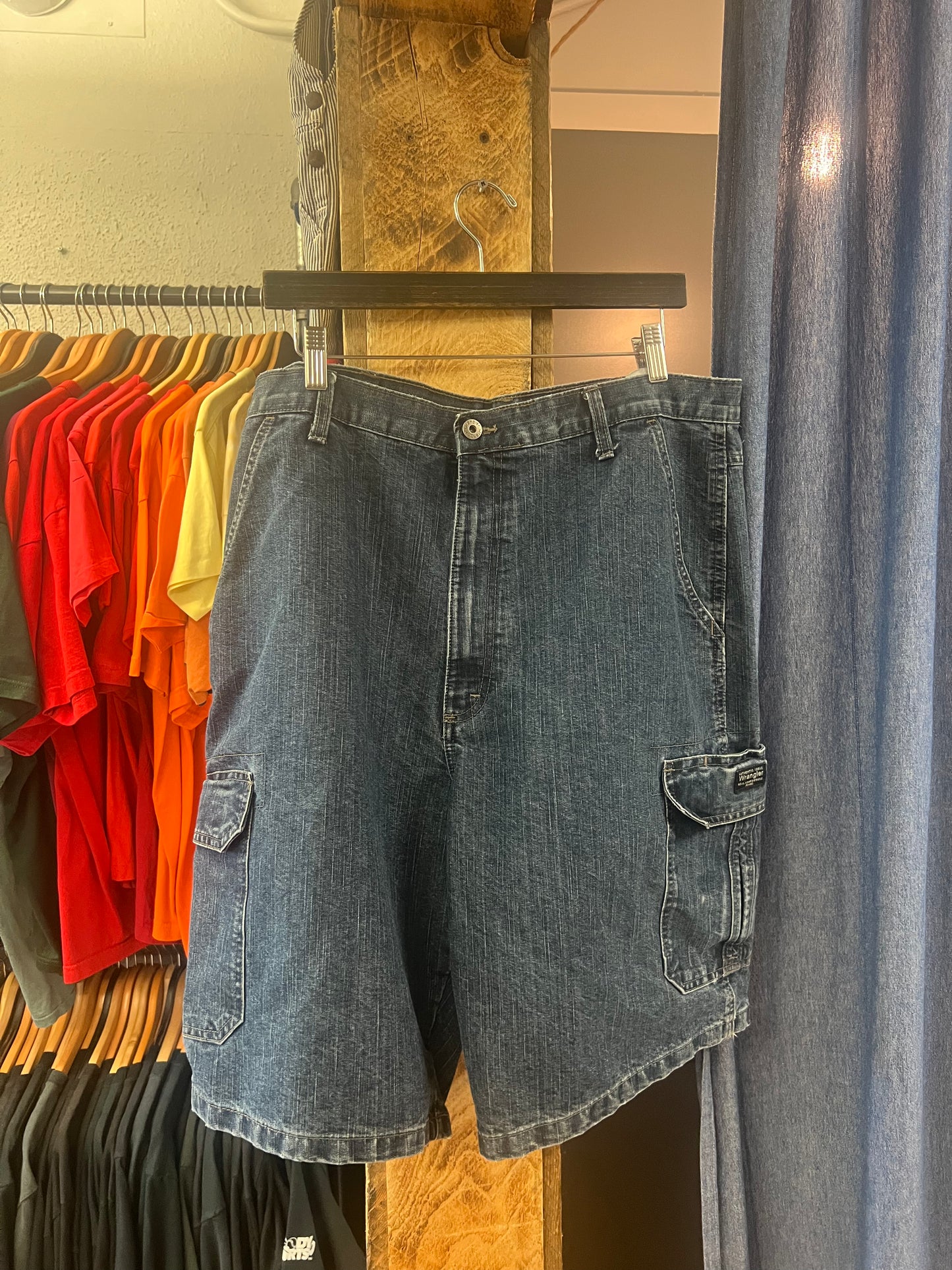 Vintage blue denim cargo shorts - 38