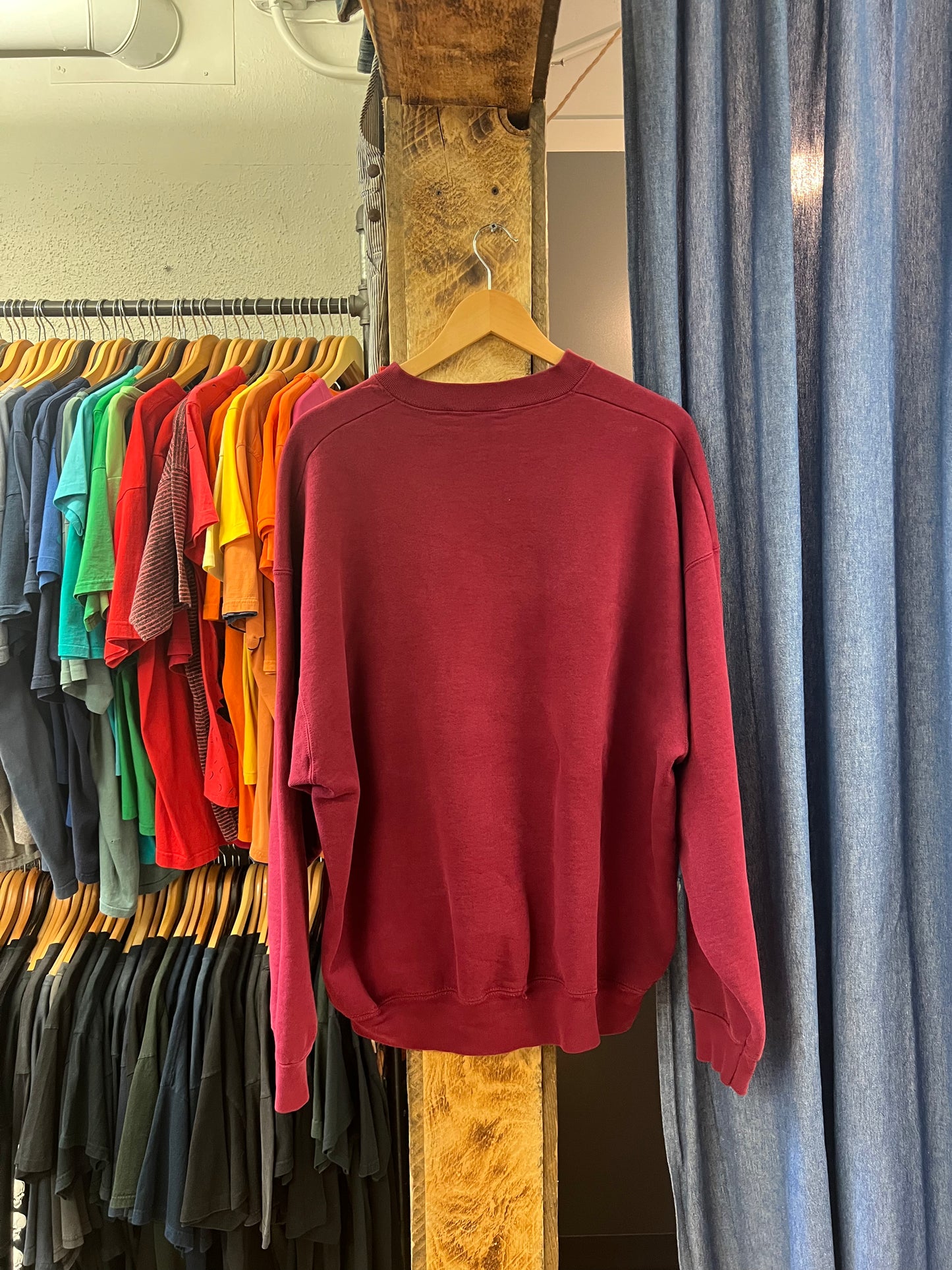 Vintage unbc crest graphic maroon crewneck - XXL