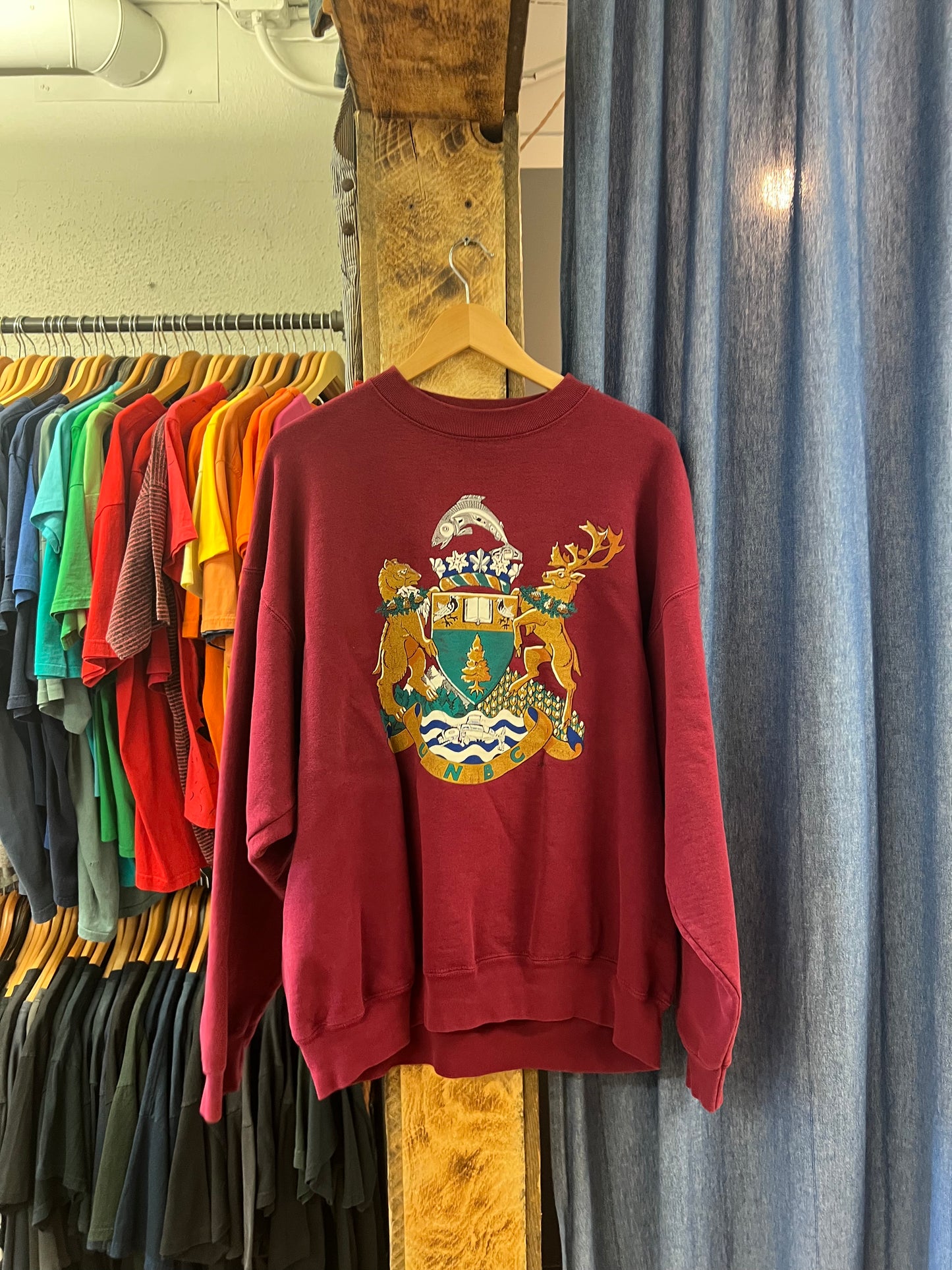 Vintage unbc crest graphic maroon crewneck - XXL