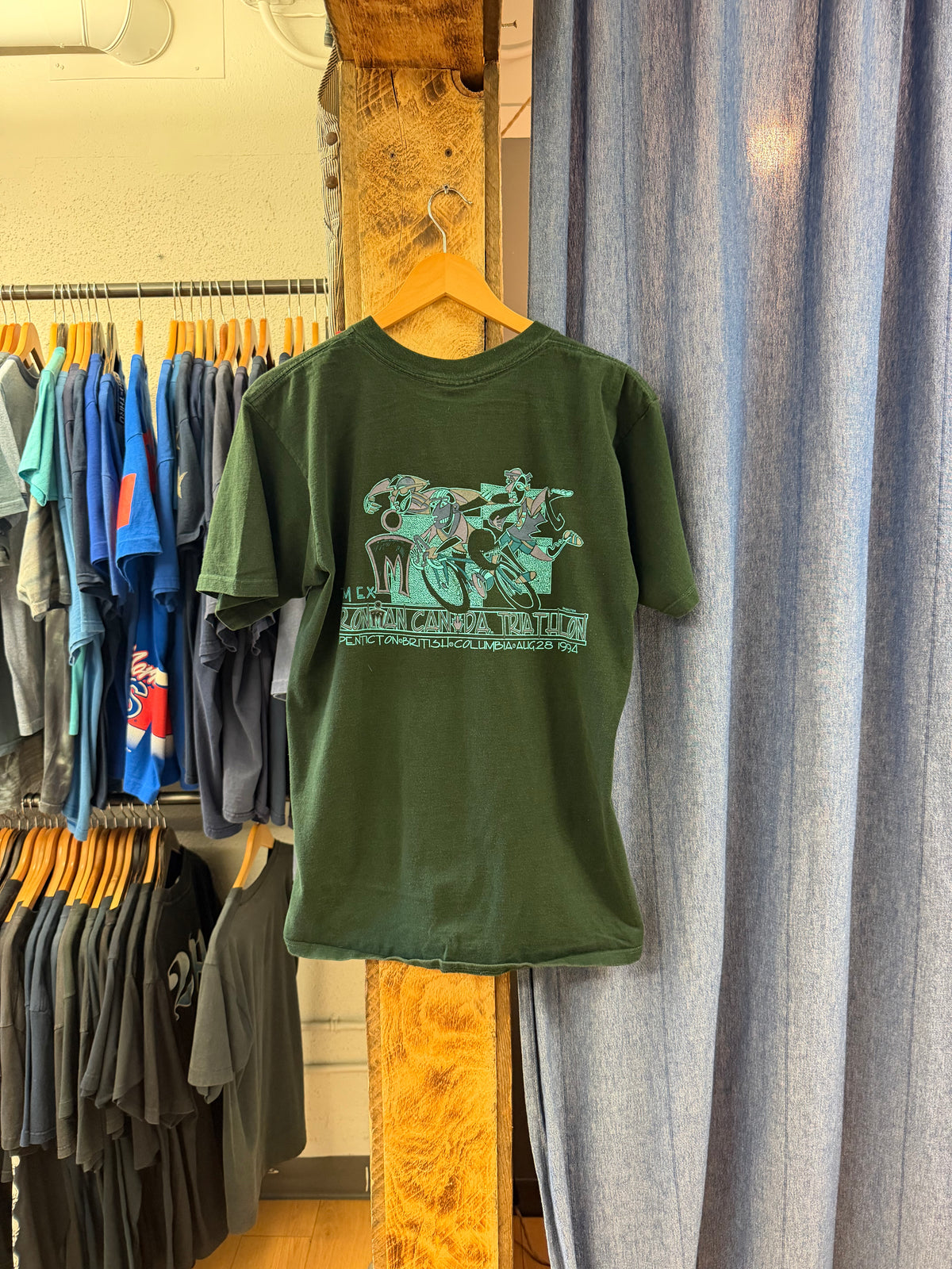 Vintage Canada triathlon graphic t-shirt - L