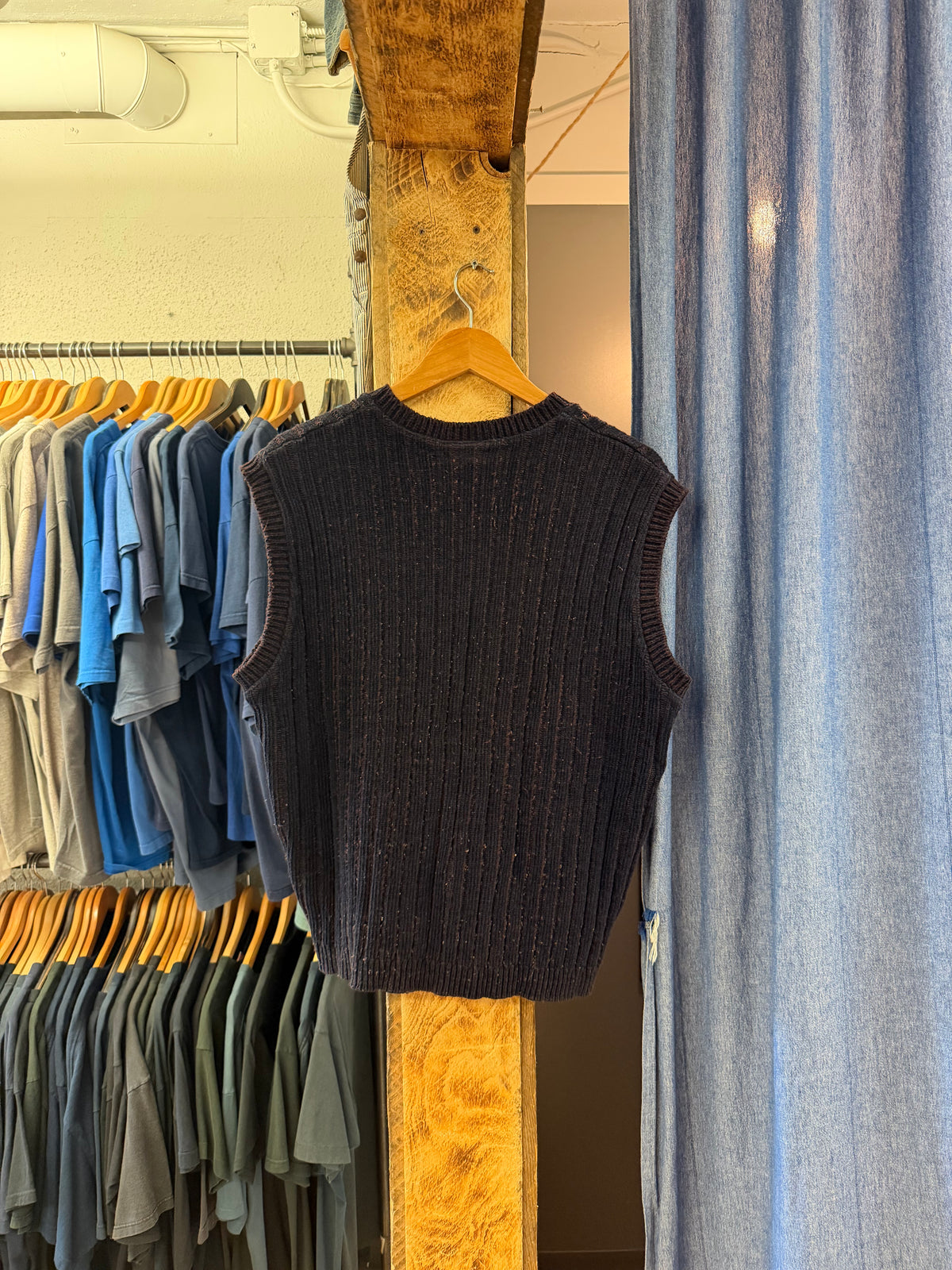 Vintage black knitted vest - XL