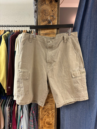 Vintage Wrangler Cargo Shorts - 38