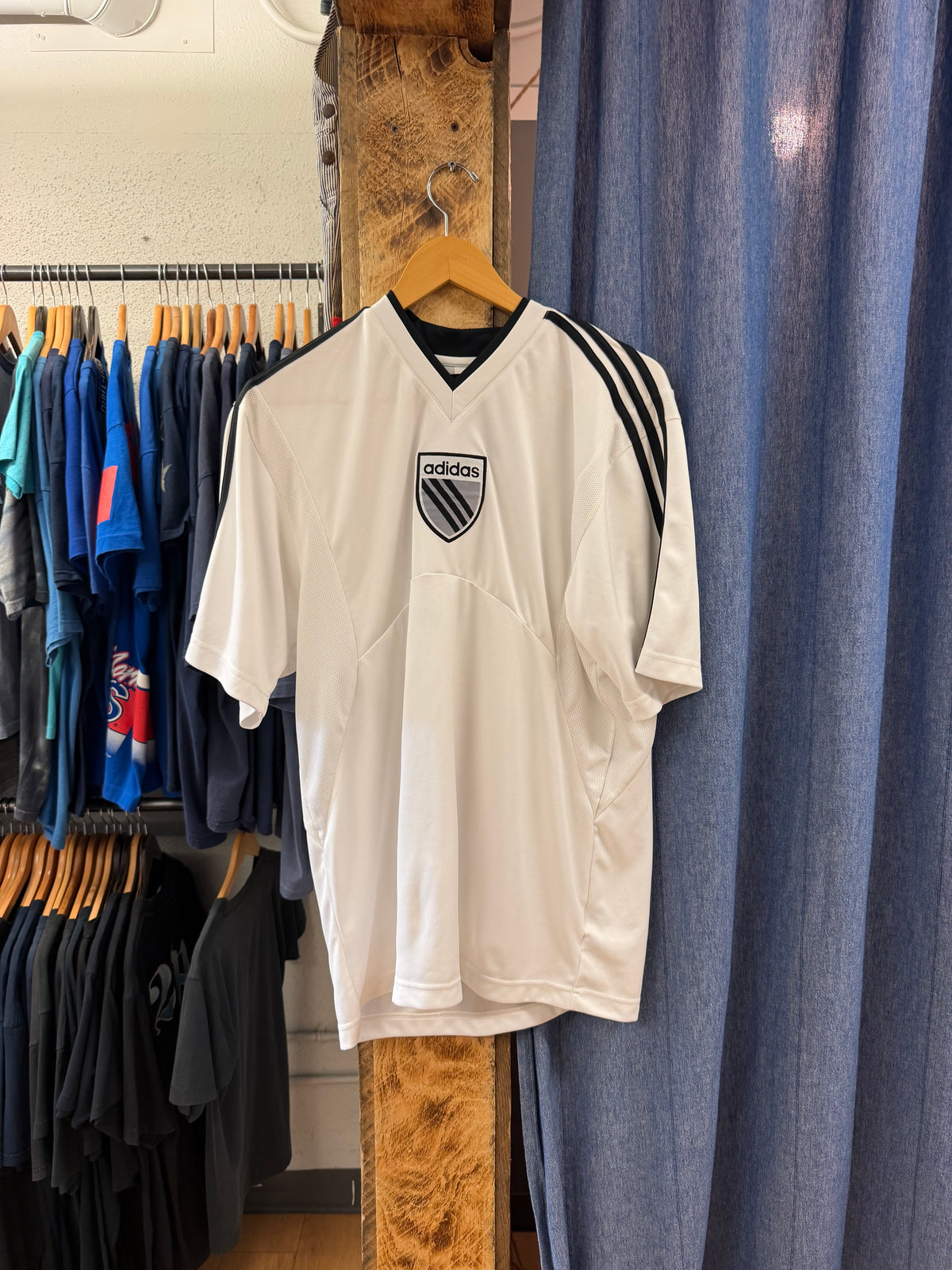 Vintage blank adidas jersey - M