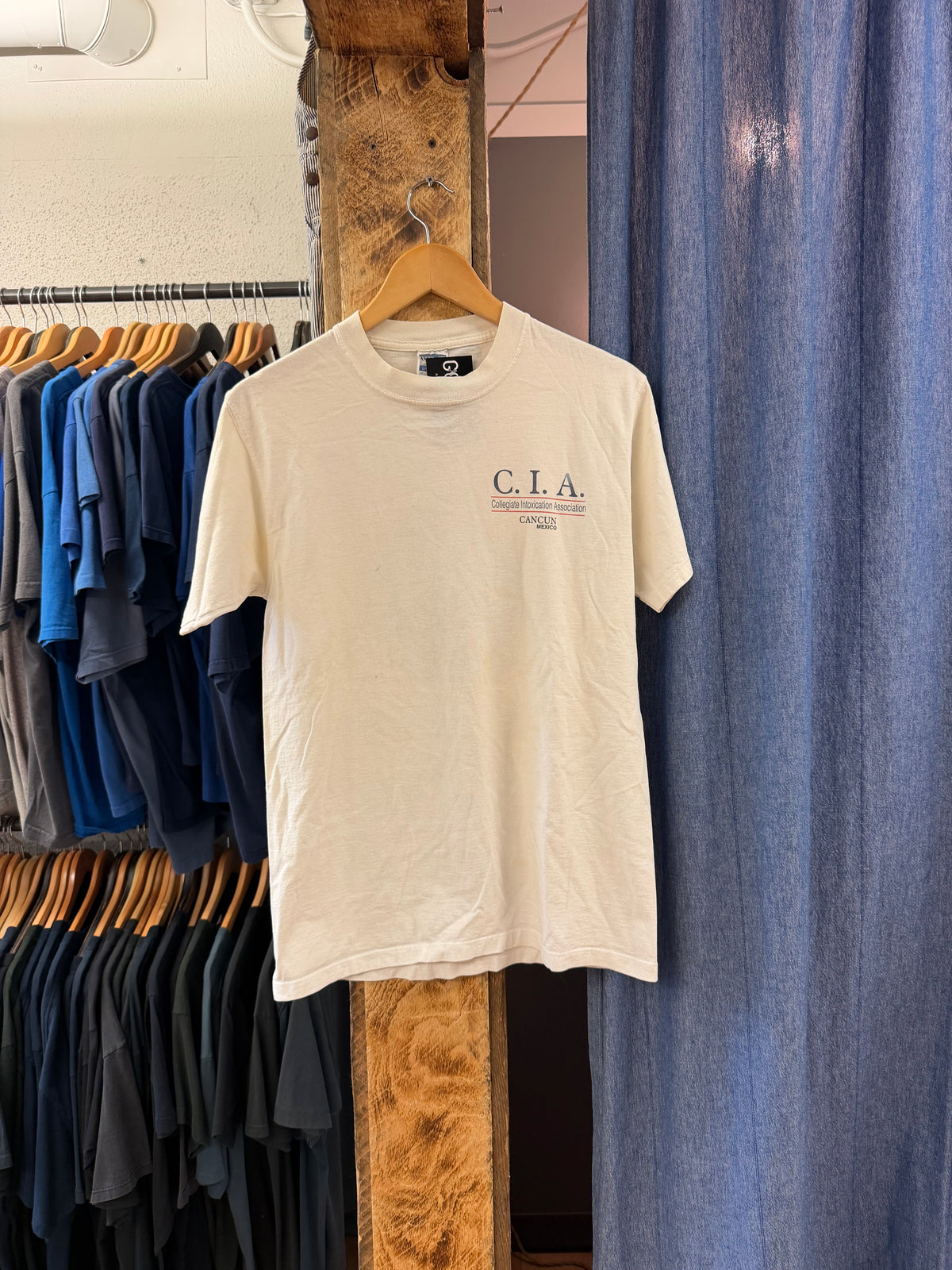 Vintage C.I.A white graphic t-shirt - M