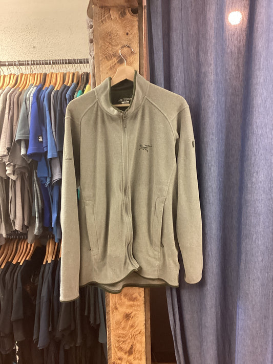 Arc’teryx faded green fleece sweater - l