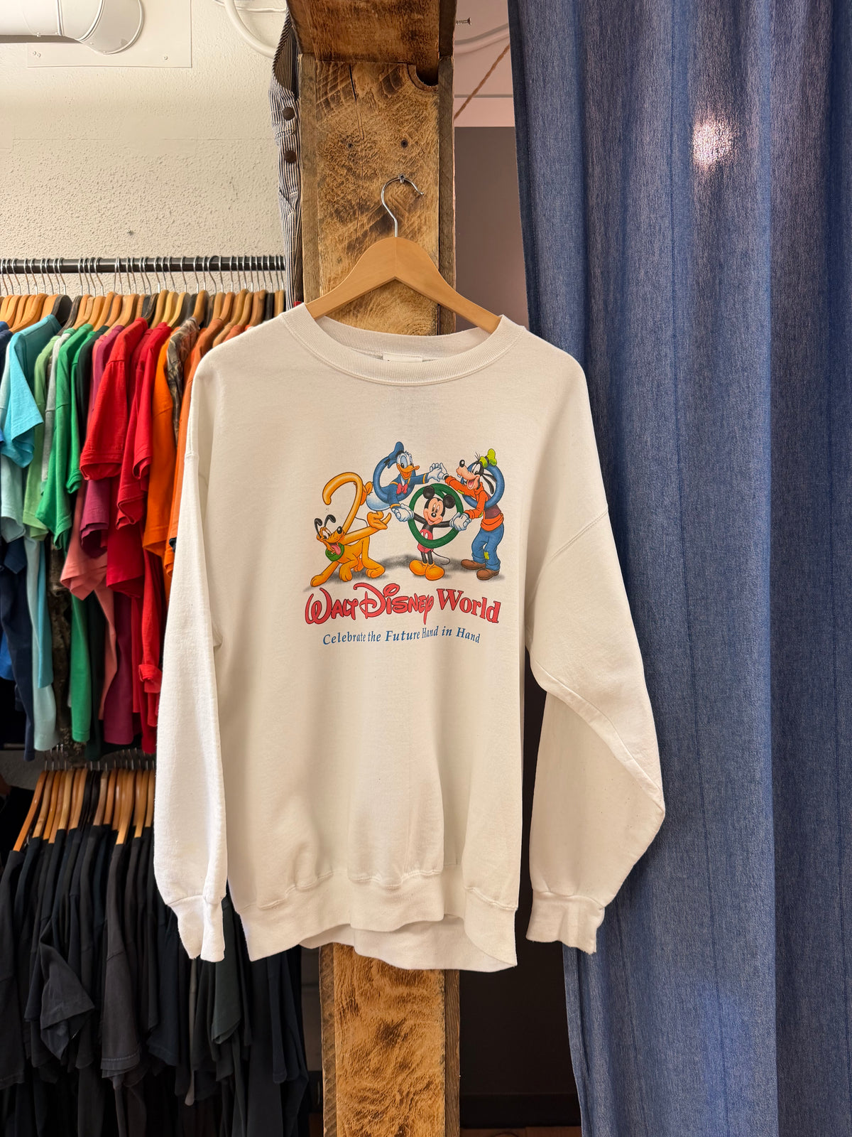 Vintage Disney graphic white sweatshirt - L