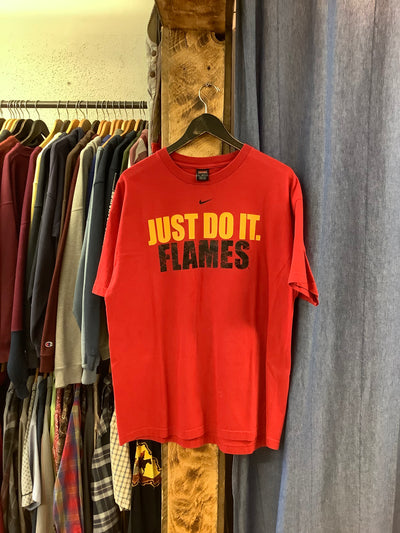 Vintage Nike X Calgary Flames Red T-Shirt - XL
