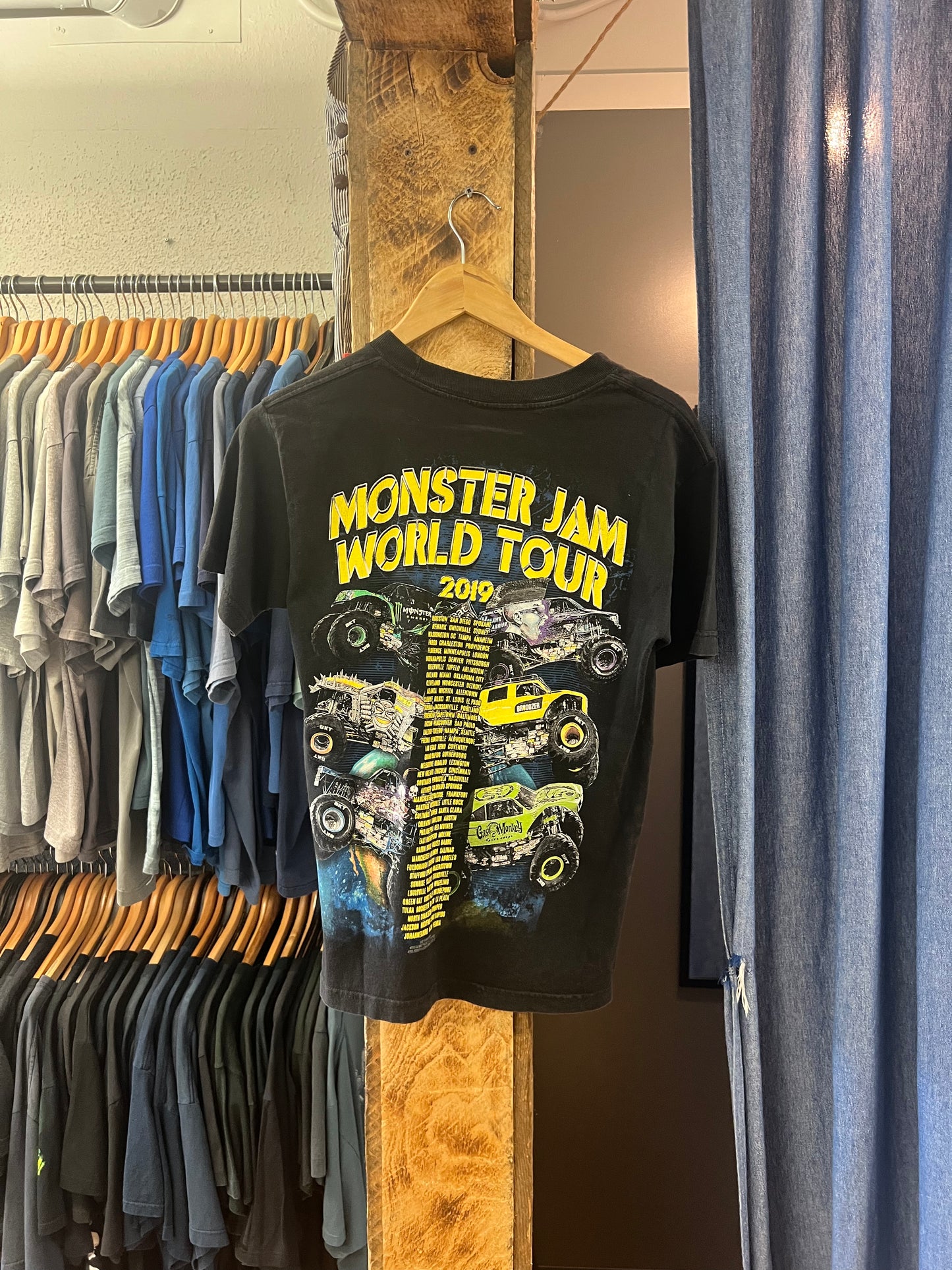Vintage monster jam world tour black graphic T-shirt - s