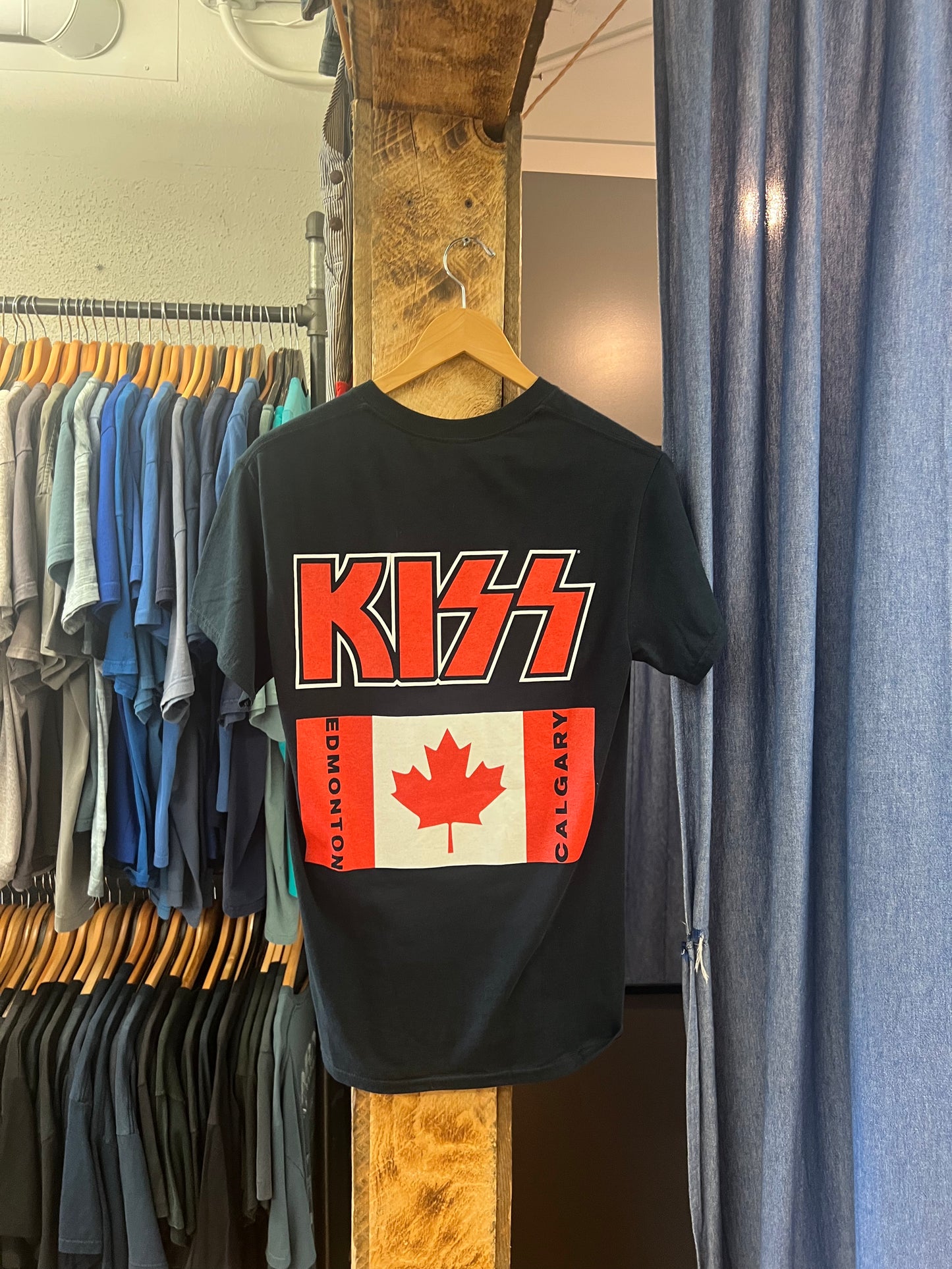 Vintage kiss freedom to rock tour Edmonton Calgary black graphic T-shirt - s