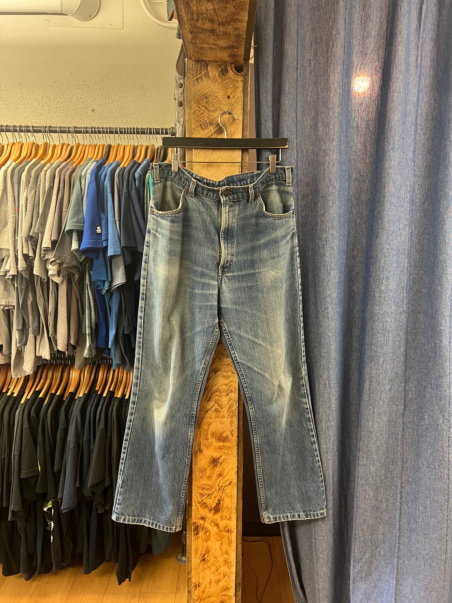 Vintage Levi Strauss blue faded jeans - 36