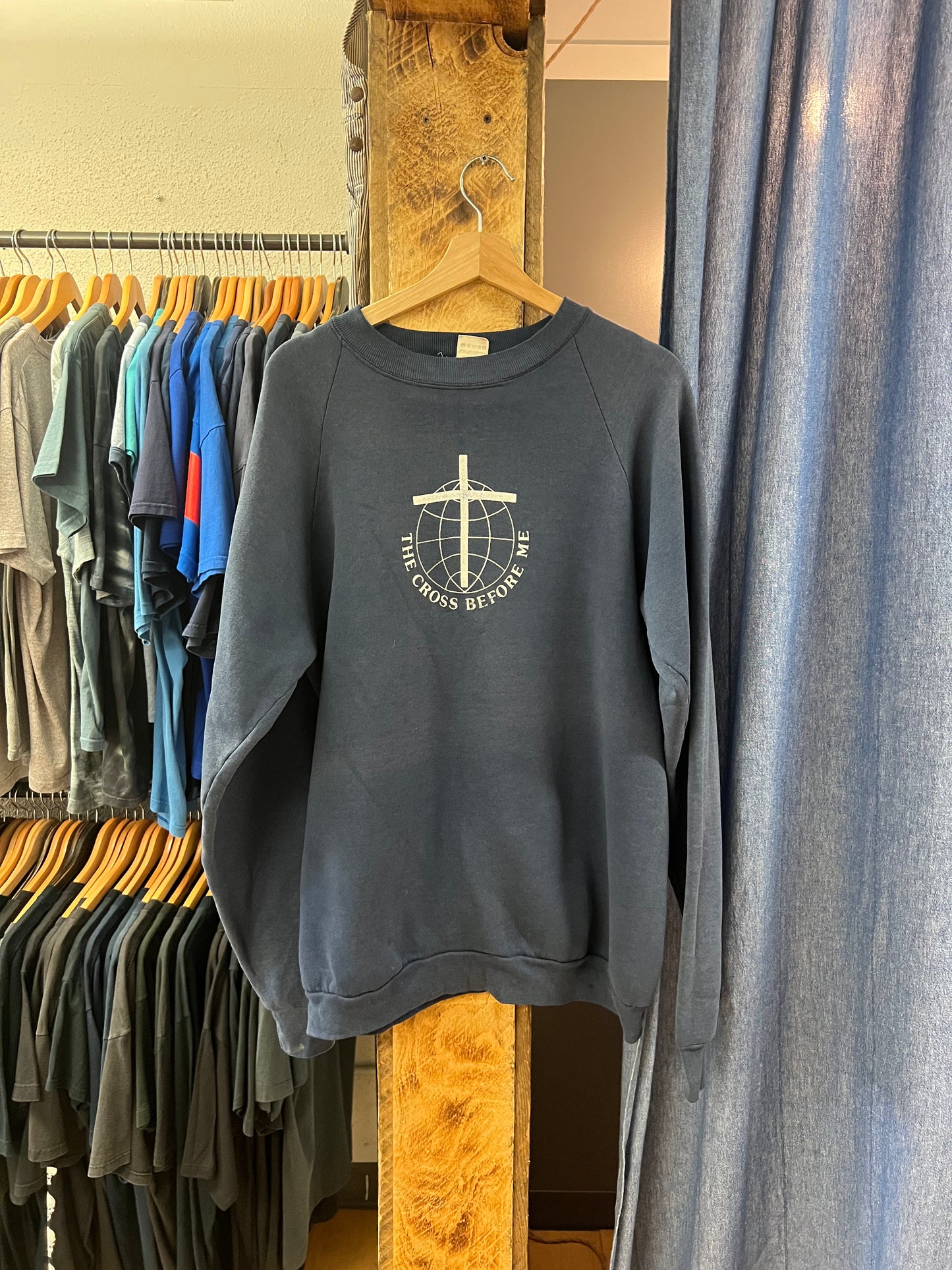 Vintage the cross before me navy raglan crewneck - XXL