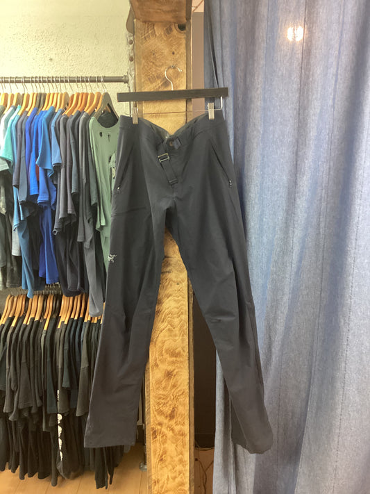 Arc’teryx Mens Navy Hiking Pants - M