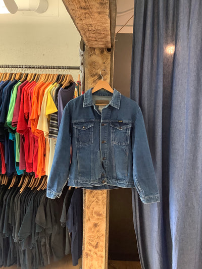 Vintage wrangler women’s denim jacket - m