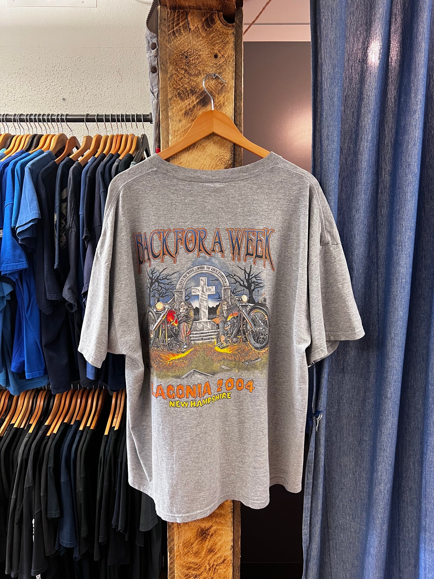 Vintage 2004 Laconia back for a week graphic grey Tshirt - XXL
