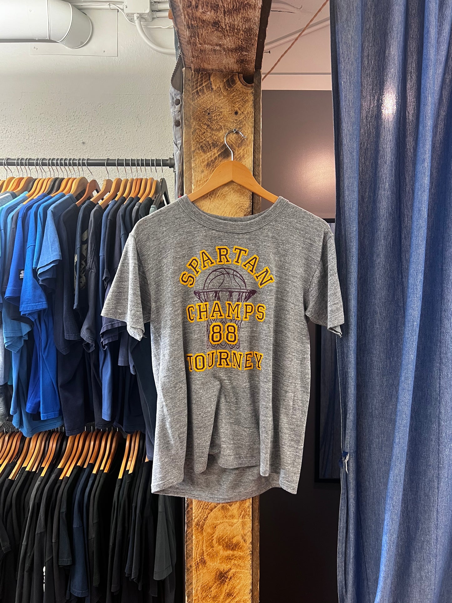 Vintage 1988 Spartan Champs Grey Tshirt - m