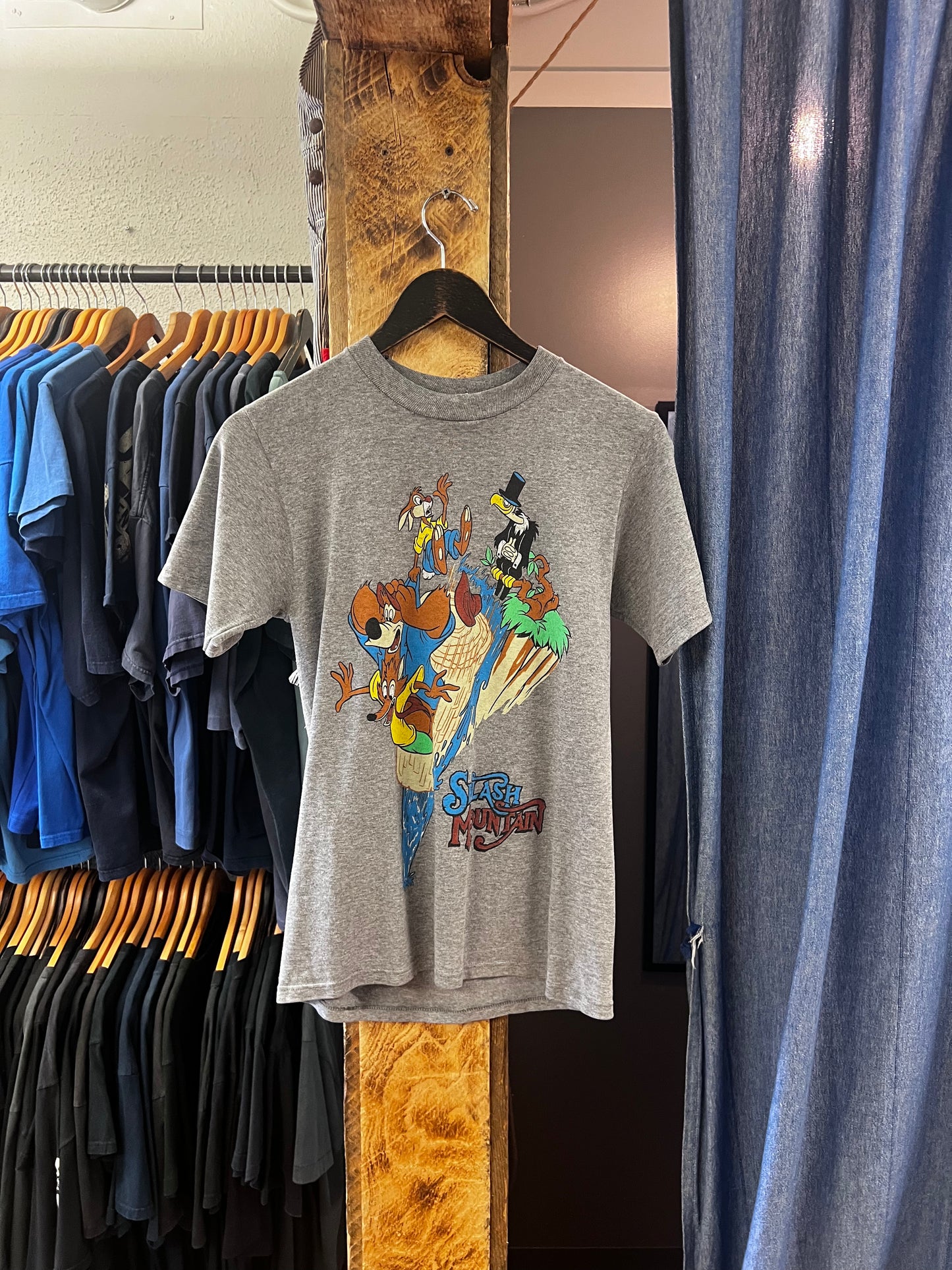 Vintage splash mountain grey graphic T-shirt - s