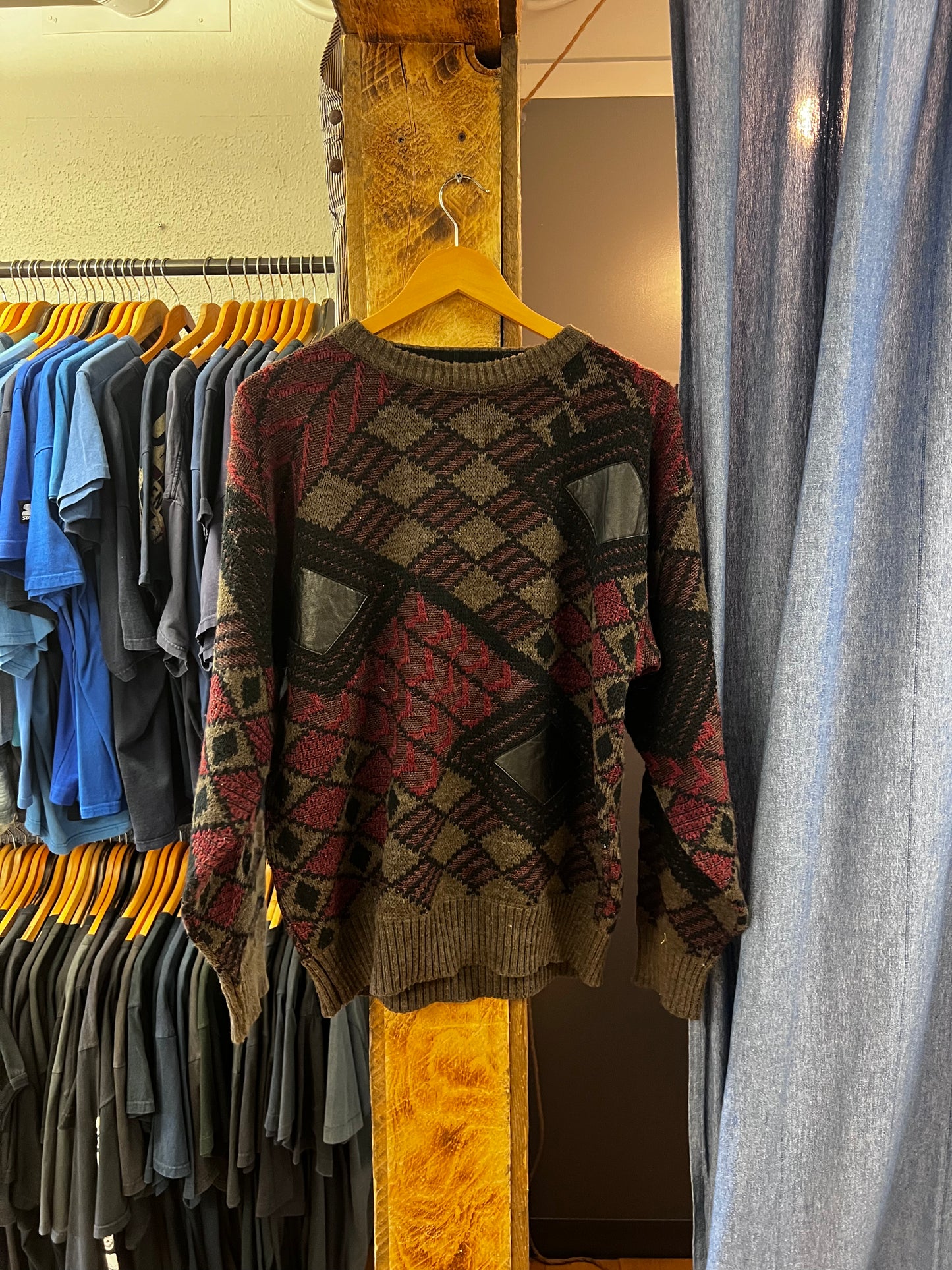 Vintage red multicoloured knit sweater - L