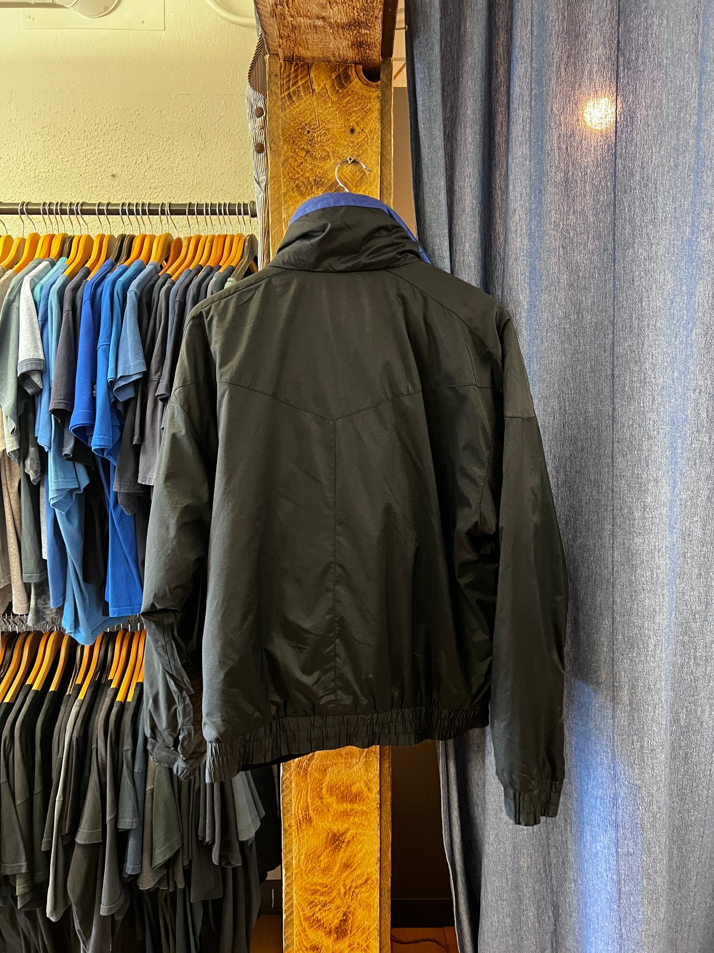 Vintage mountain goat black/purple/olive windbreaker jacket - m