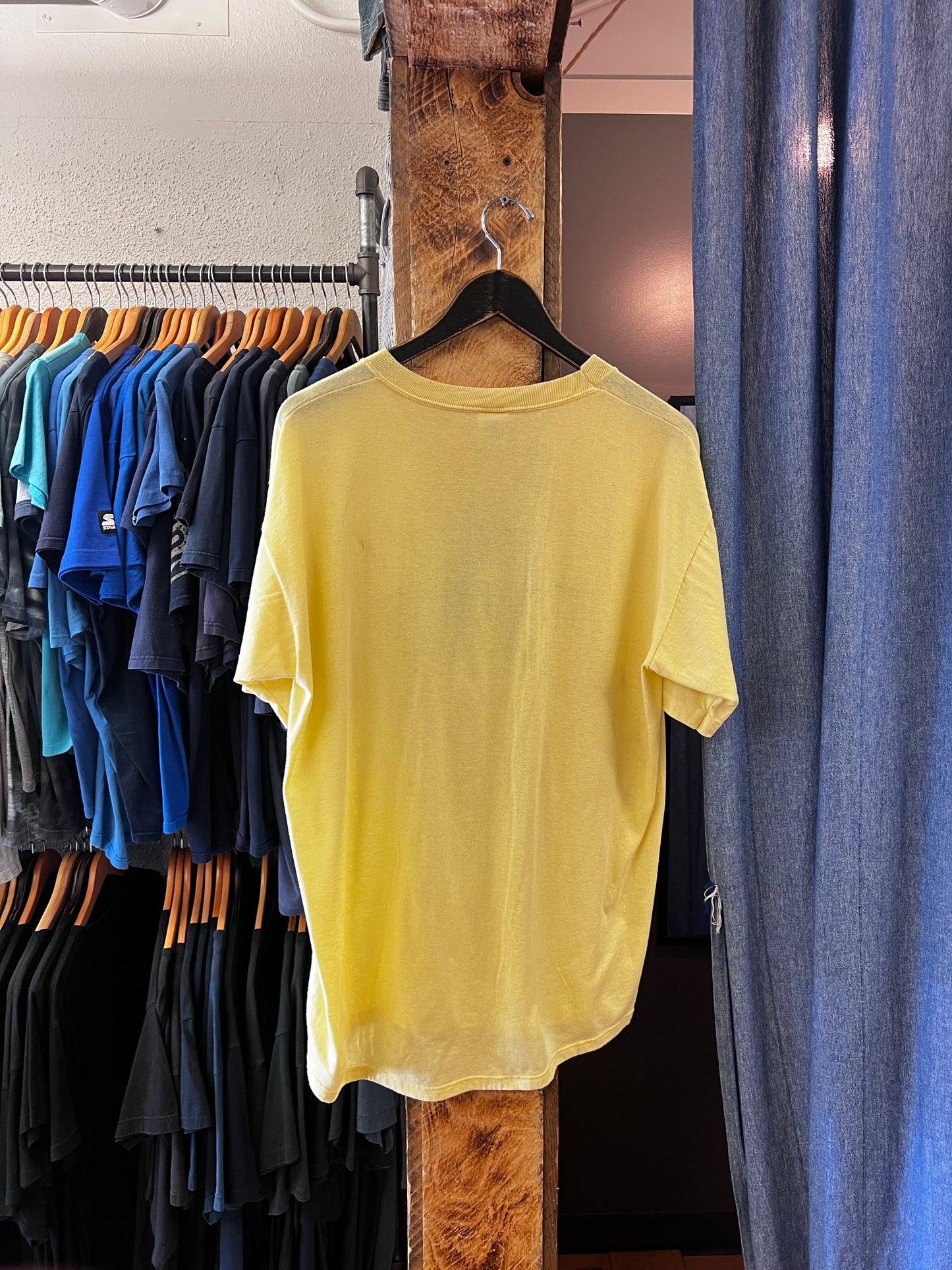 Vintage Jerzees Maxima Yellow Las Vegas Logo Yellow T-shirt - XL
