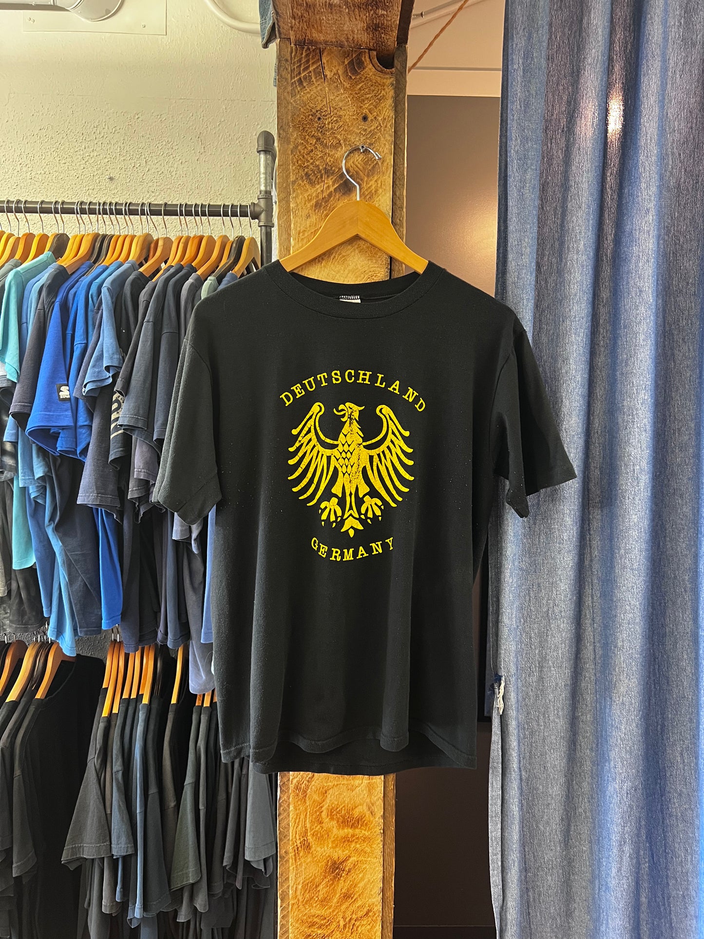 Vintage Jerzees Deutschland Germany Black Graphic T-shirt - L
