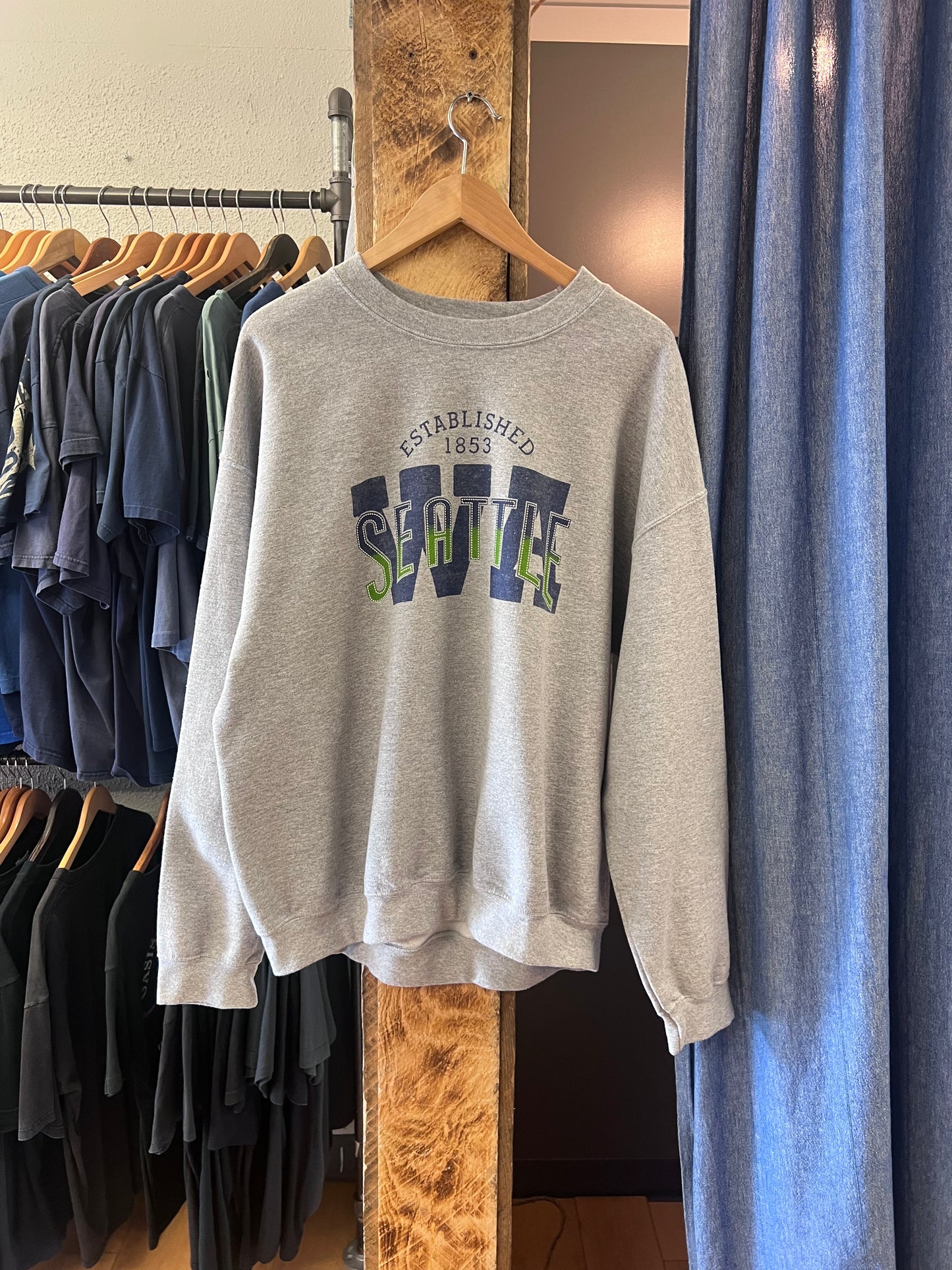 Vintage Seattle Grey Graphic Crewneck - XL