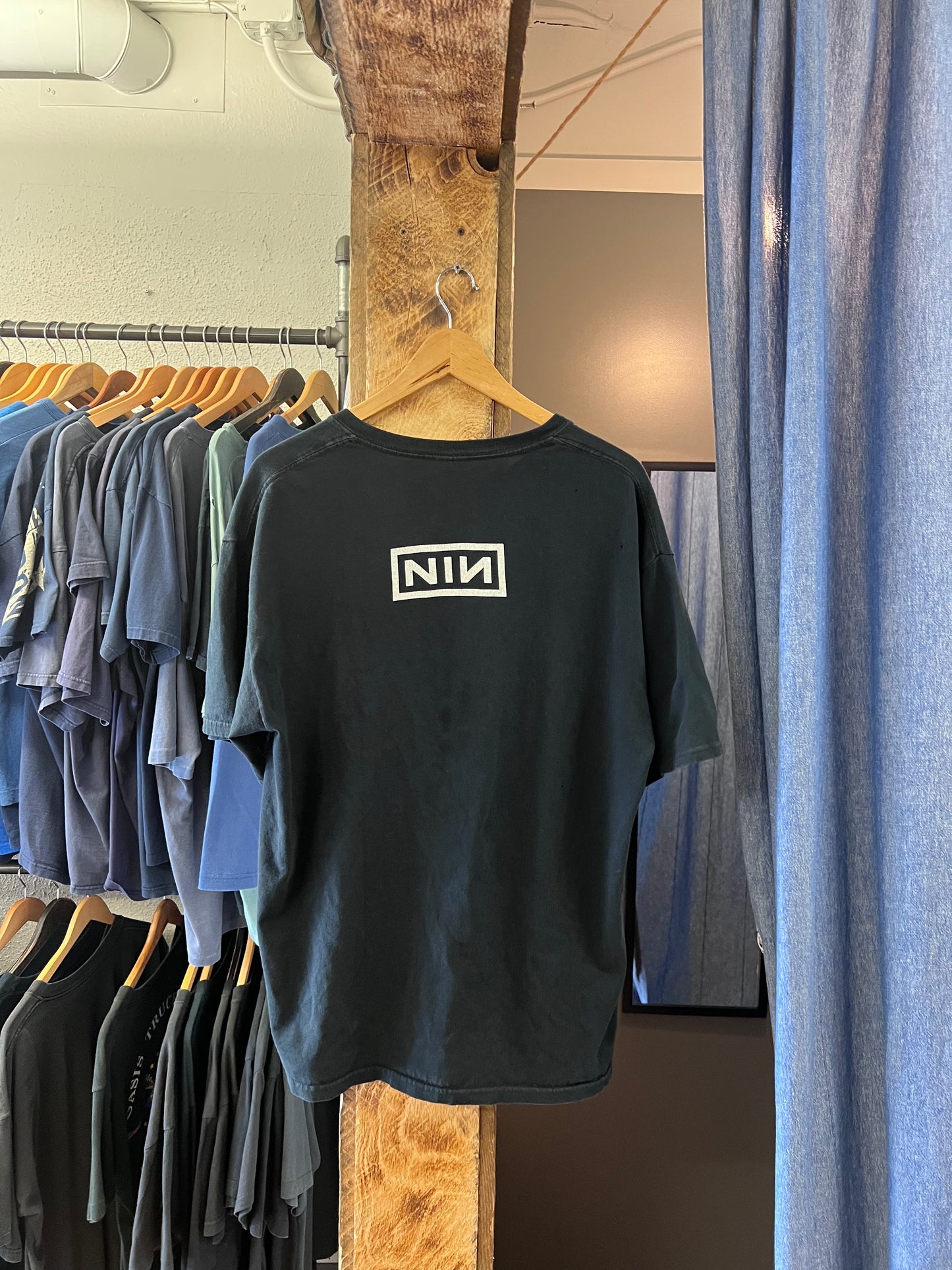 Vintage nine inch nails graphic black T-shirt - L