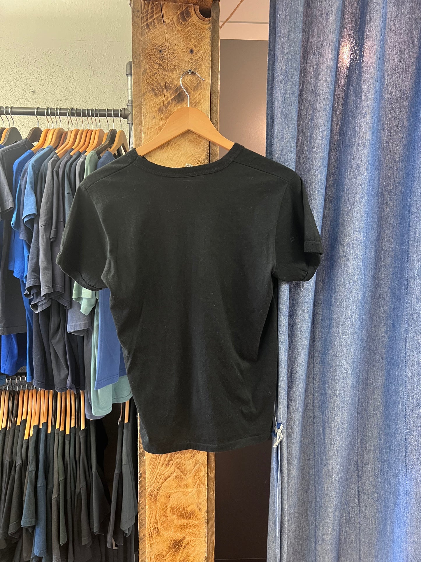 Vintage trivial pursuit Black V-Neck Tshirt - m