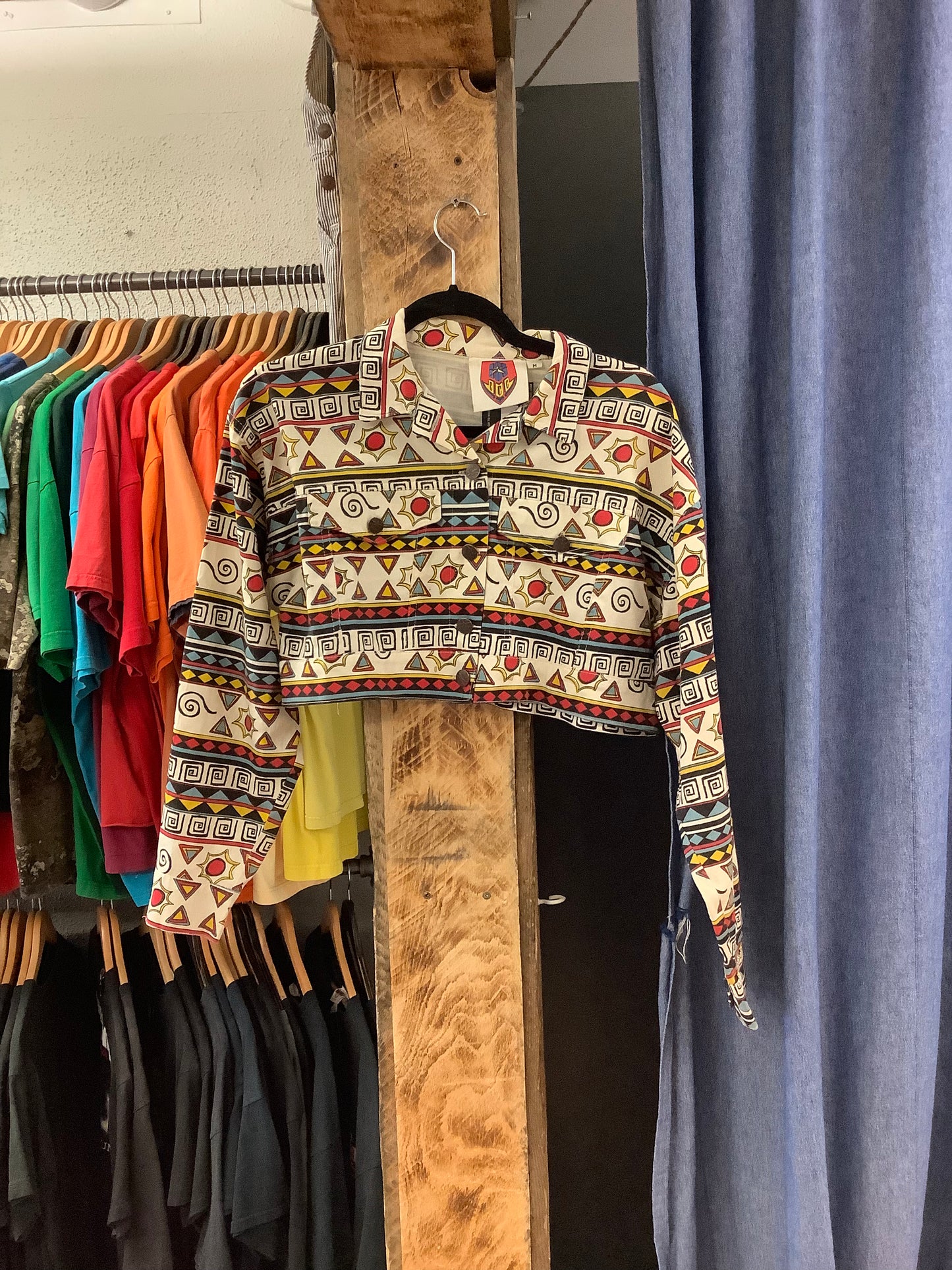 Vintage multicoloured women’s cropped button up - M