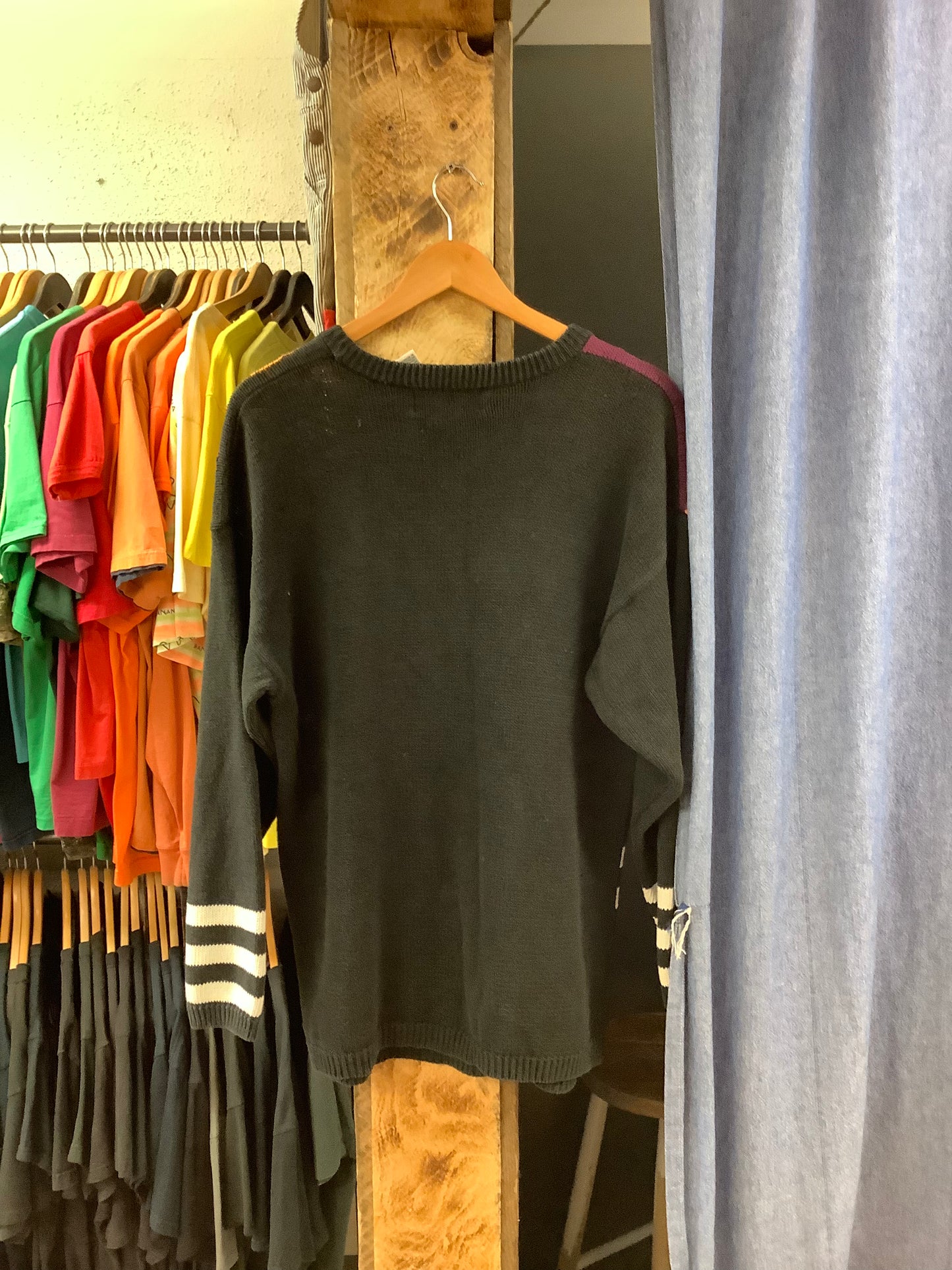 Vintage vase graphic knitted sweater - M