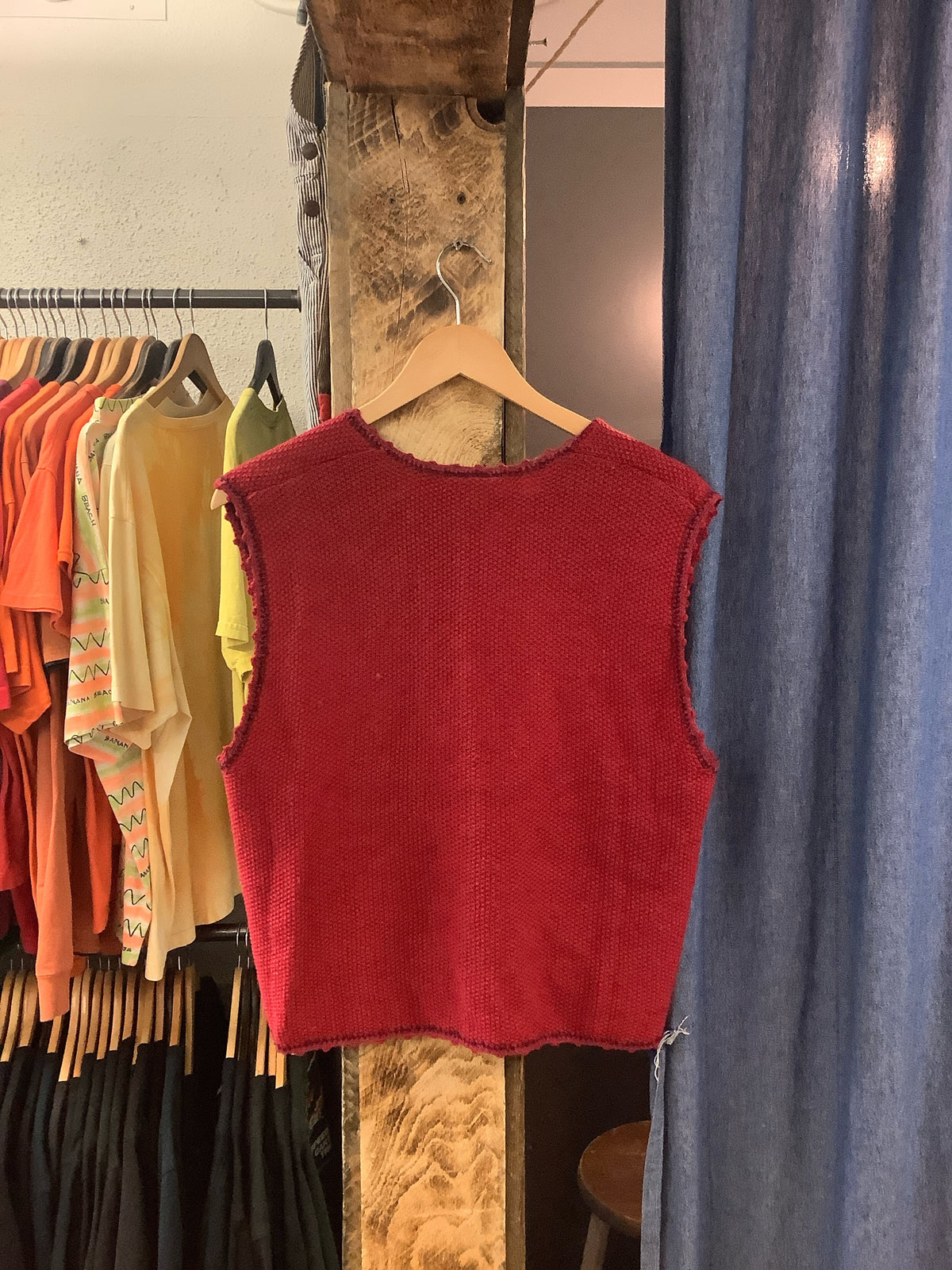 Vintage Nada valley red floral knitted vest - L