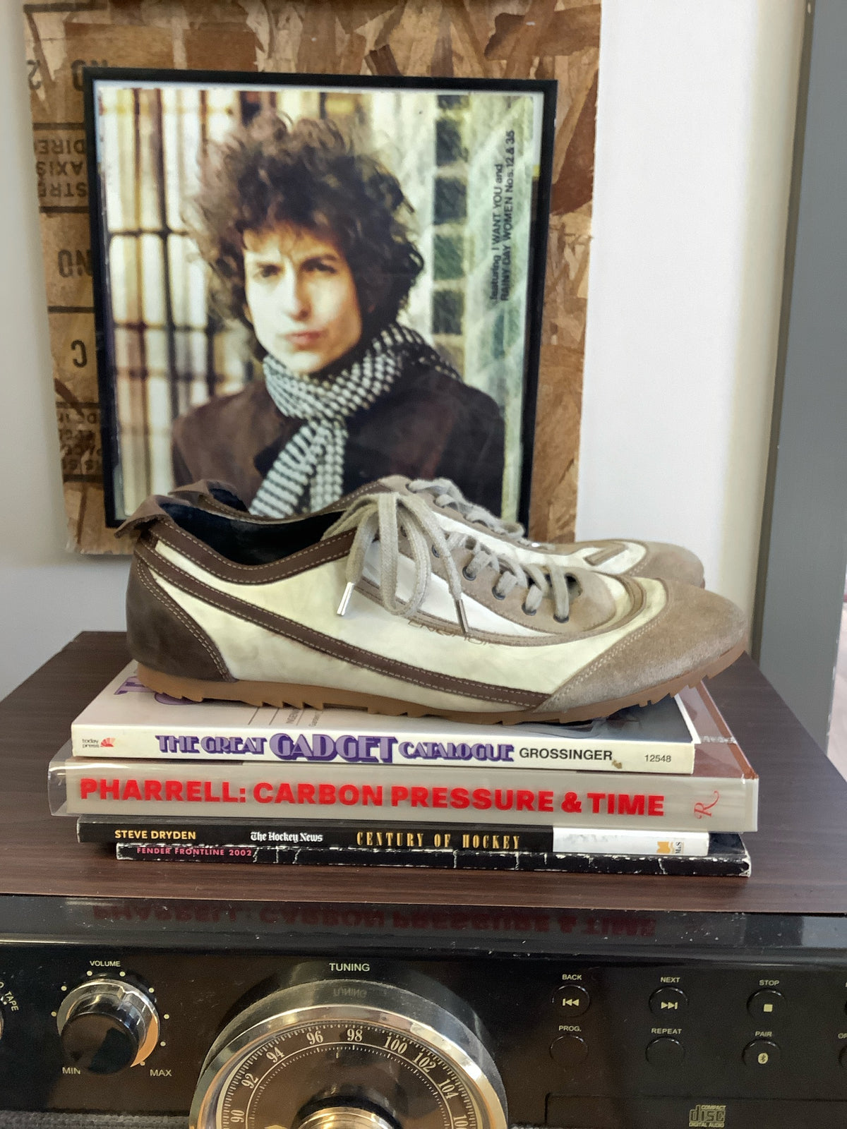 Vintage Tan/Brown Low Top Sneakers - 12