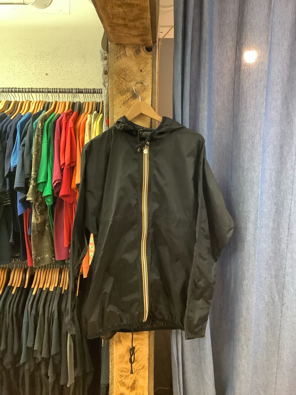 Vintage black nylon windbreaker jacket - L