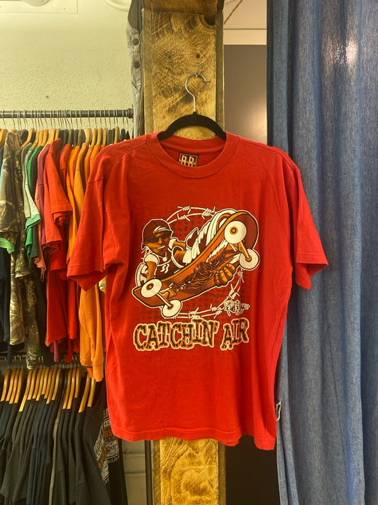 Vintage catching air red skateboarding t-shirt - l