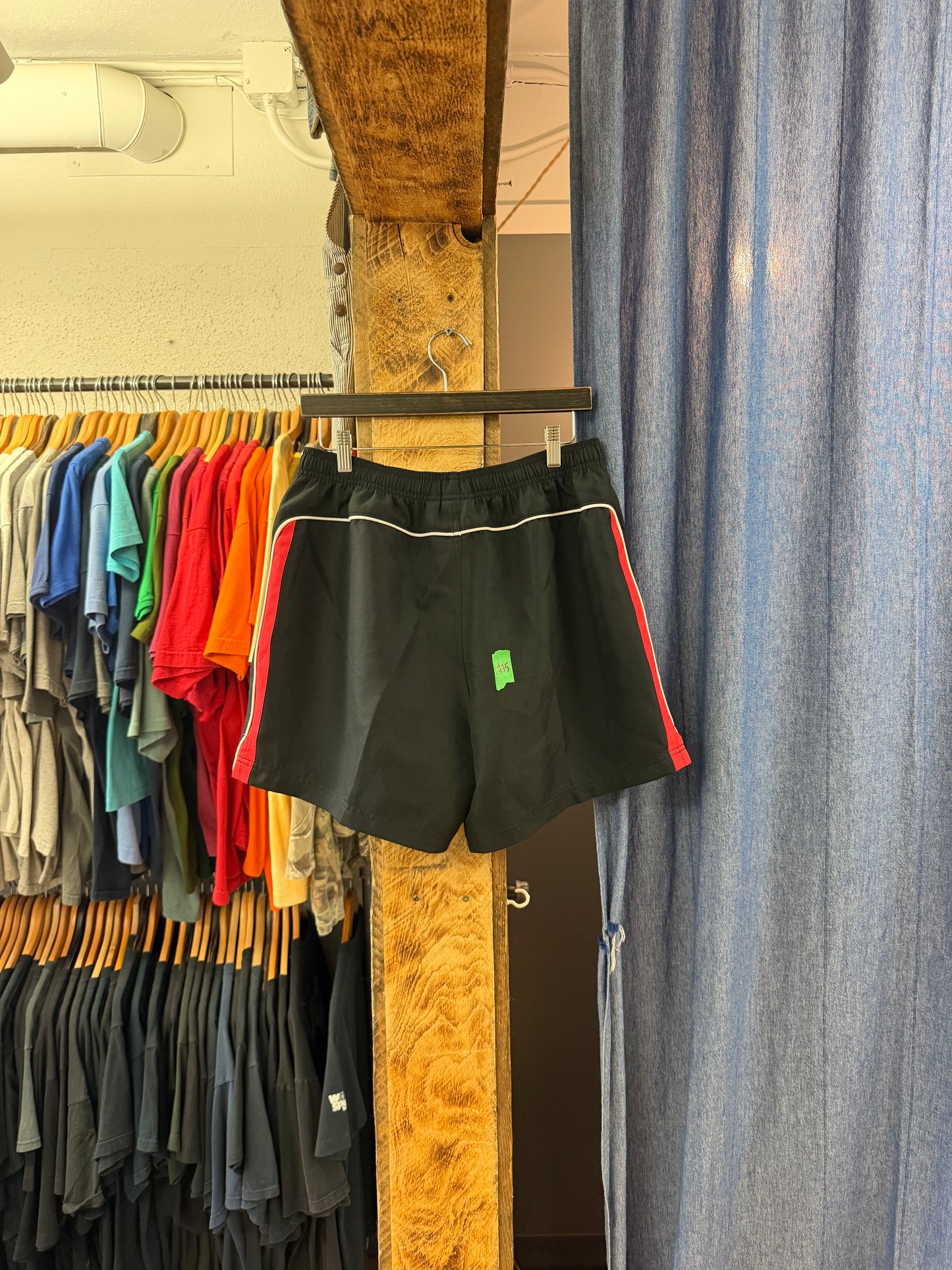 Vintage Umbro black/red shorts - M