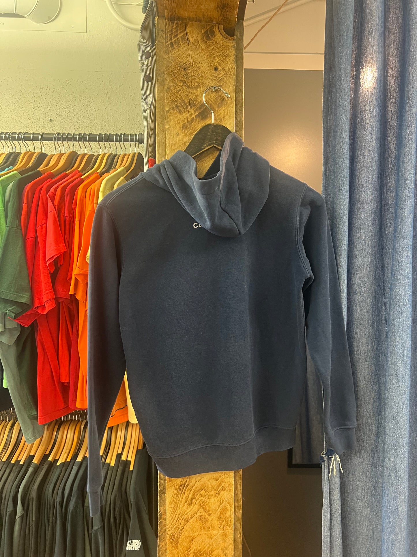 Vintage Carharrt Kid’s navy pullover hoodie - L